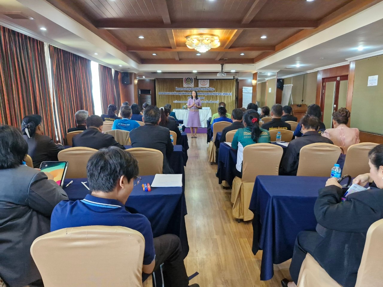 พช.นนท์ จัดประชุมเชิงปฏิบัติการเสริมสร้างทักษะคณะกรรมการบริหารศูนย์ประสานงานองค์การชุมชนระดับอำเภอ (ศอช.อ.)