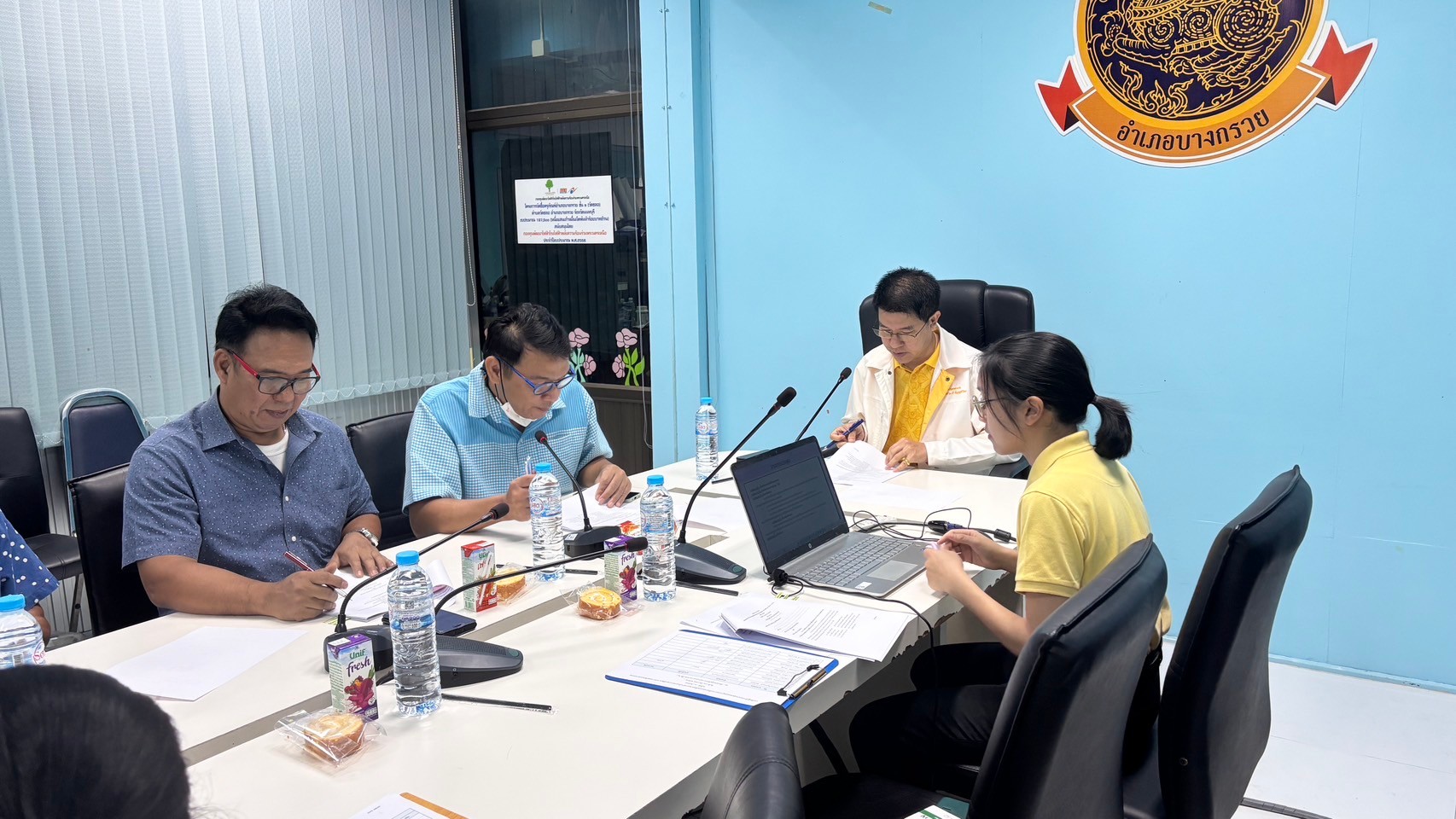 พช.บางกรวย ดำเนินการประชุมคณะกลั่นกรองและติดตามการดำเนินงานกองทุนพัฒนาบทบาทสตรี (อกส.อ.) อำเภอบางกรวย ครั้งที่ 1/2568