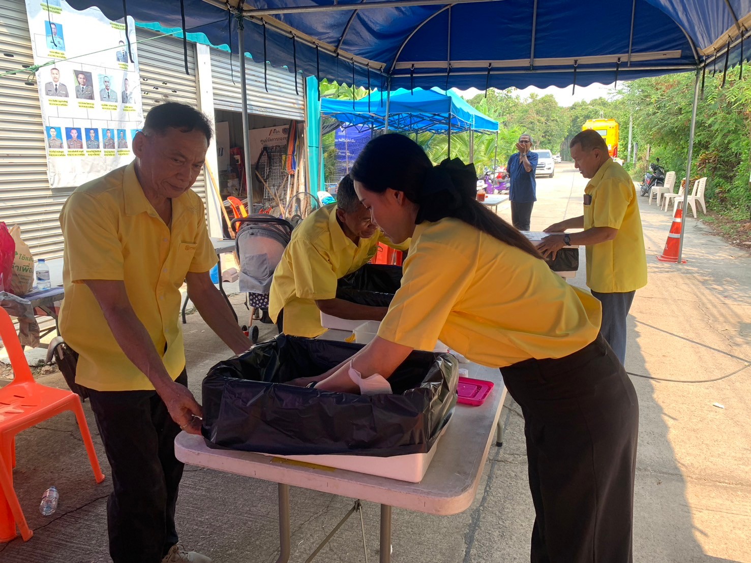 สพอ.เมืองนนทบุรีเข้าร่วมโครงการสนับสนุนและให้ความช่วยเหลือครัวเรือนยากจนแบบบูรณาการ กิจกรรมที่ 2 ดำเนินกิจกรรม/โครงการให้ความช่วยเหลือครัวเรือนยากจน