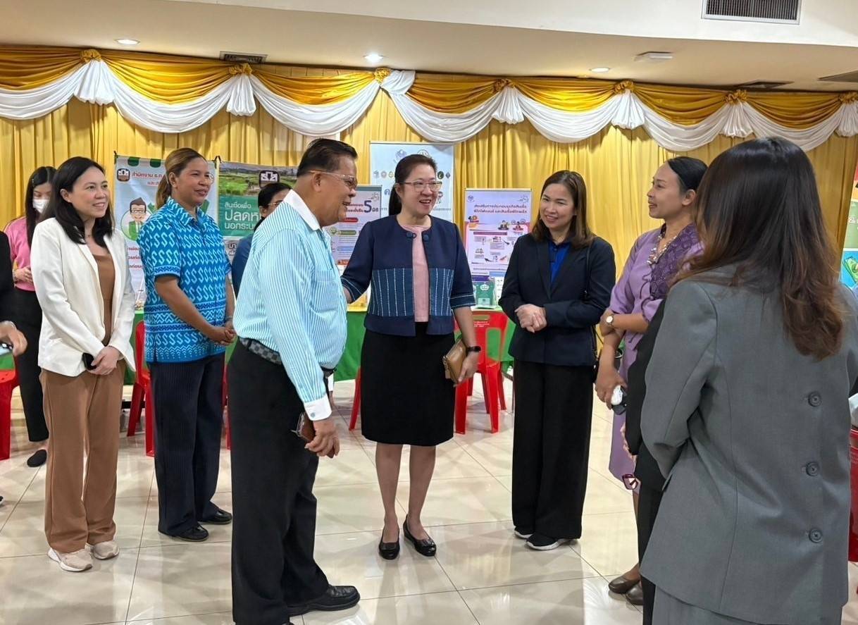 💕 พช.นนทบุรี ดำเนินการคลินิกให้คำปรึกษาพัฒนาคุณภาพชีวิตสมาชิกกองทุนพัฒนาบทบาทสตรี จังหวัดนนทบุรี 💕