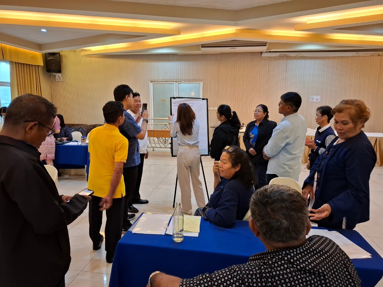 💕 พช.นนทบุรี ดำเนินการประชุมเชิงปฏิบัติการเสริมสร้างธรรมาภิบาลโครงการแก้ไขปัญหาความยากจน (กข.คจ.) ระดับจังหวัด วันที่ 21 กุมภาพันธ์ 2568 ณ โรงแรมเวสต์เกต เรสซิเดนซ์ ตำบลบางม่วง อำเภอบางใหญ่ จังหวัดนนทบุรี