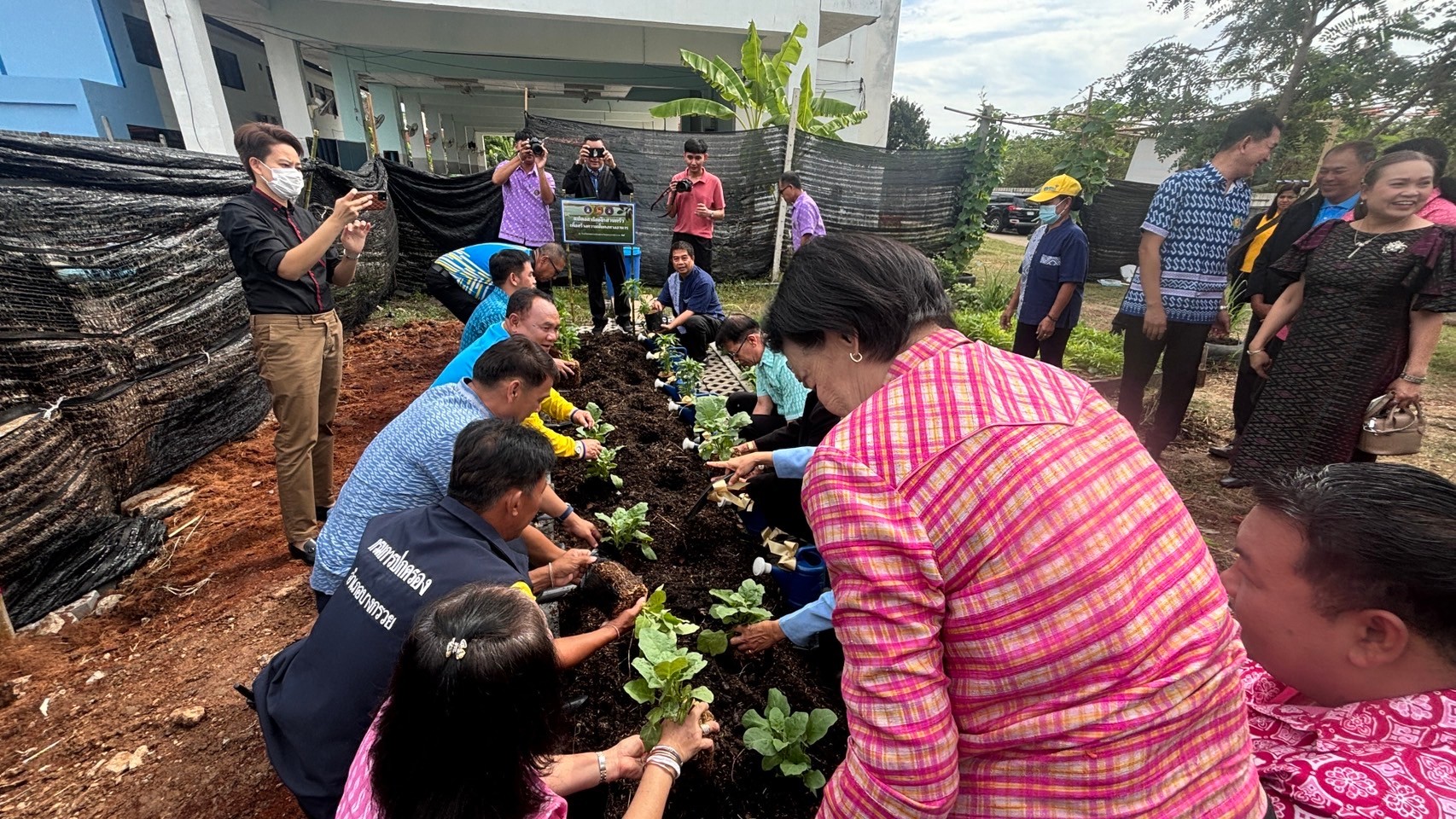พช.บางกรวย ดำเนินโครงการปลายบาง “สุขภาพดี” ตามวิถีพอเพียง