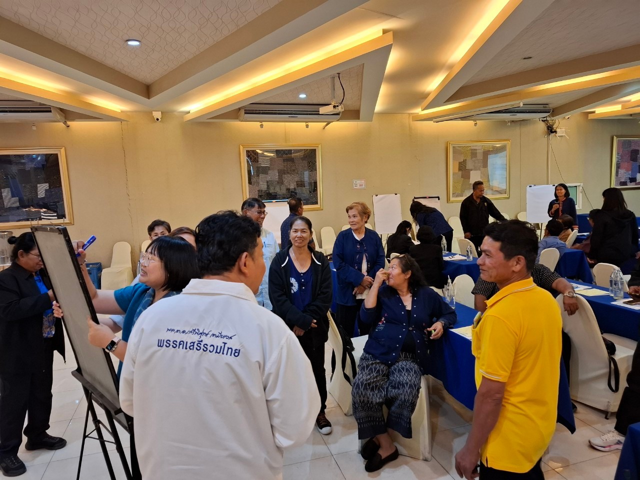 💕 พช.นนทบุรี ดำเนินการประชุมเชิงปฏิบัติการเสริมสร้างธรรมาภิบาลโครงการแก้ไขปัญหาความยากจน (กข.คจ.) ระดับจังหวัด วันที่ 21 กุมภาพันธ์ 2568 ณ โรงแรมเวสต์เกต เรสซิเดนซ์ ตำบลบางม่วง อำเภอบางใหญ่ จังหวัดนนทบุรี