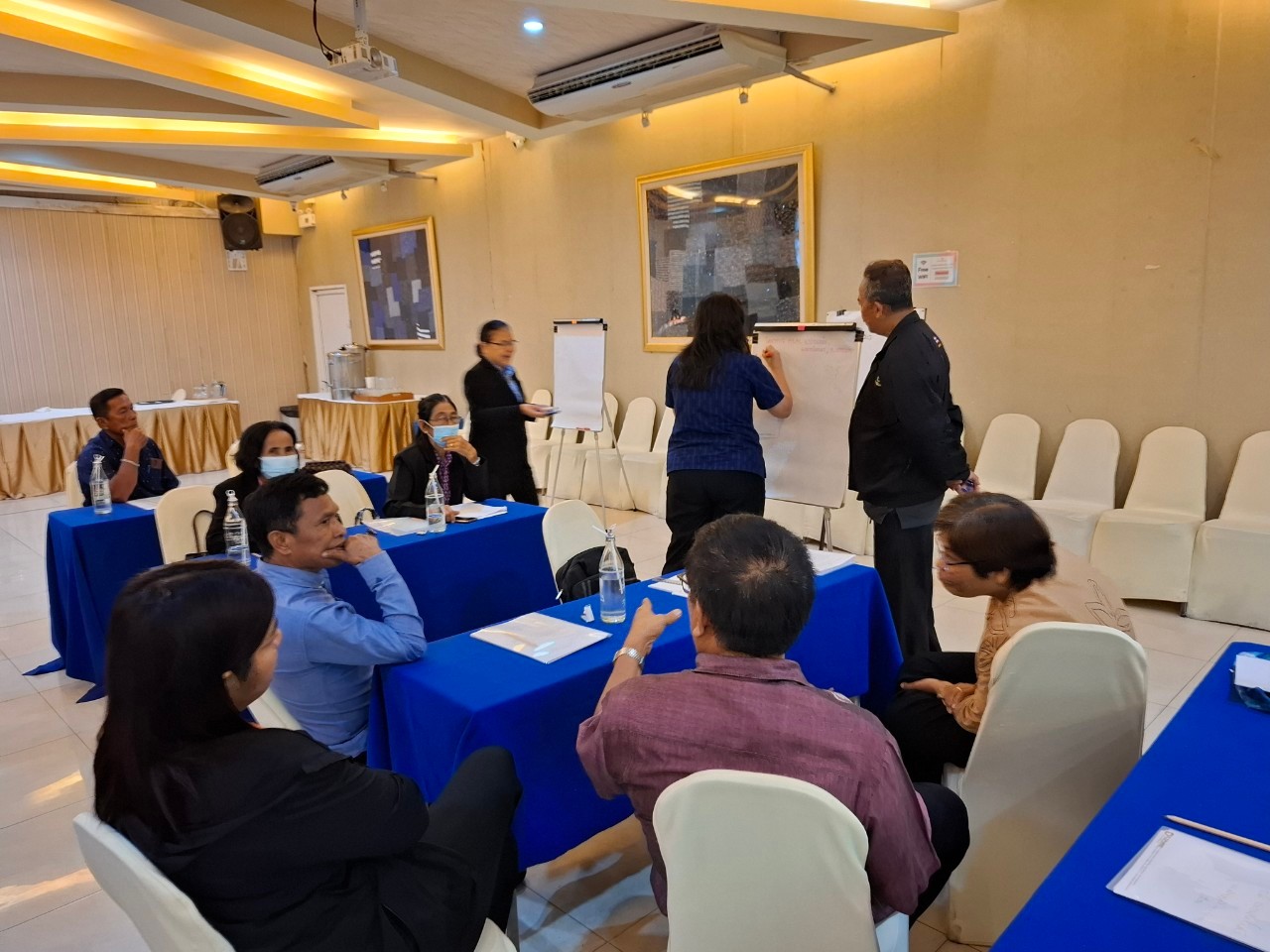 💕 พช.นนทบุรี ดำเนินการประชุมเชิงปฏิบัติการเสริมสร้างธรรมาภิบาลโครงการแก้ไขปัญหาความยากจน (กข.คจ.) ระดับจังหวัด วันที่ 21 กุมภาพันธ์ 2568 ณ โรงแรมเวสต์เกต เรสซิเดนซ์ ตำบลบางม่วง อำเภอบางใหญ่ จังหวัดนนทบุรี