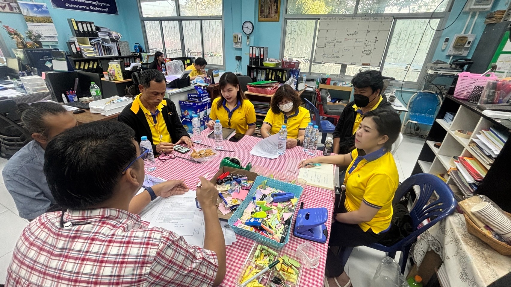 สพอ.บางกรวยร่วมหารือกับประธานผู้ประกอบการร้านค้าประชารัฐ อ.บางกรวย และเจ้าหน้าที่ กฟผ.ส่งเสริมการสร้างอาชีพและเพิ่มรายได้ให้กับชุมชนในพื้นที่