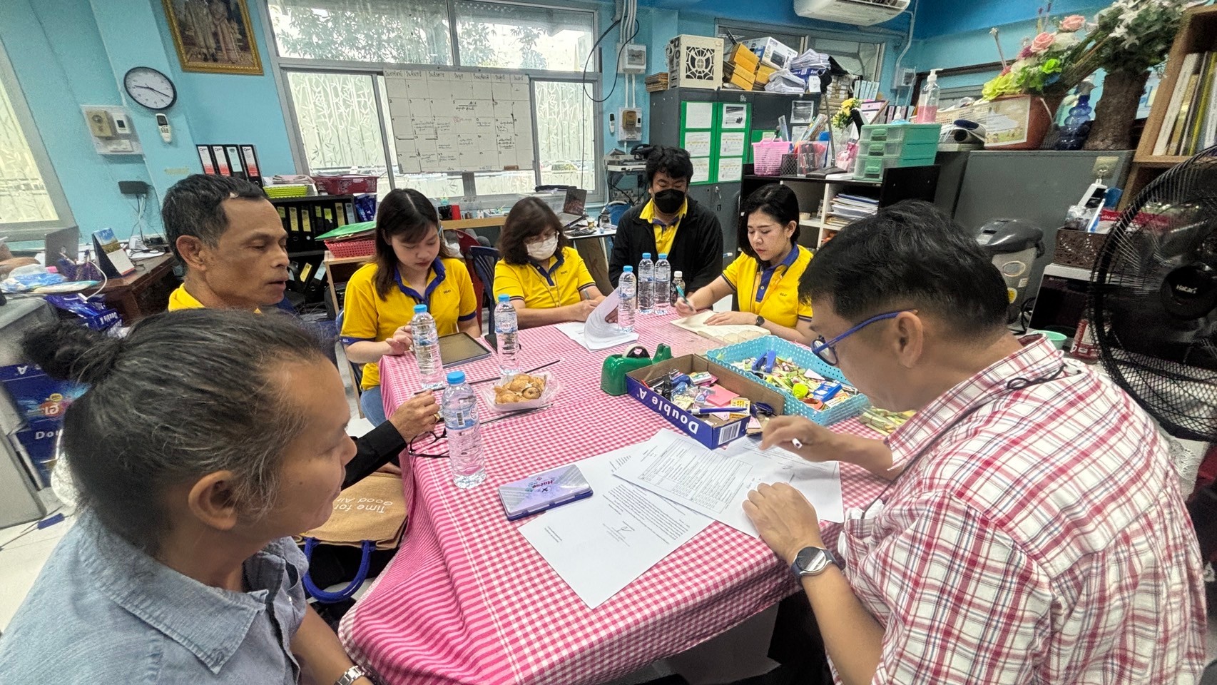สพอ.บางกรวยร่วมหารือกับประธานผู้ประกอบการร้านค้าประชารัฐ อ.บางกรวย และเจ้าหน้าที่ กฟผ.ส่งเสริมการสร้างอาชีพและเพิ่มรายได้ให้กับชุมชนในพื้นที่