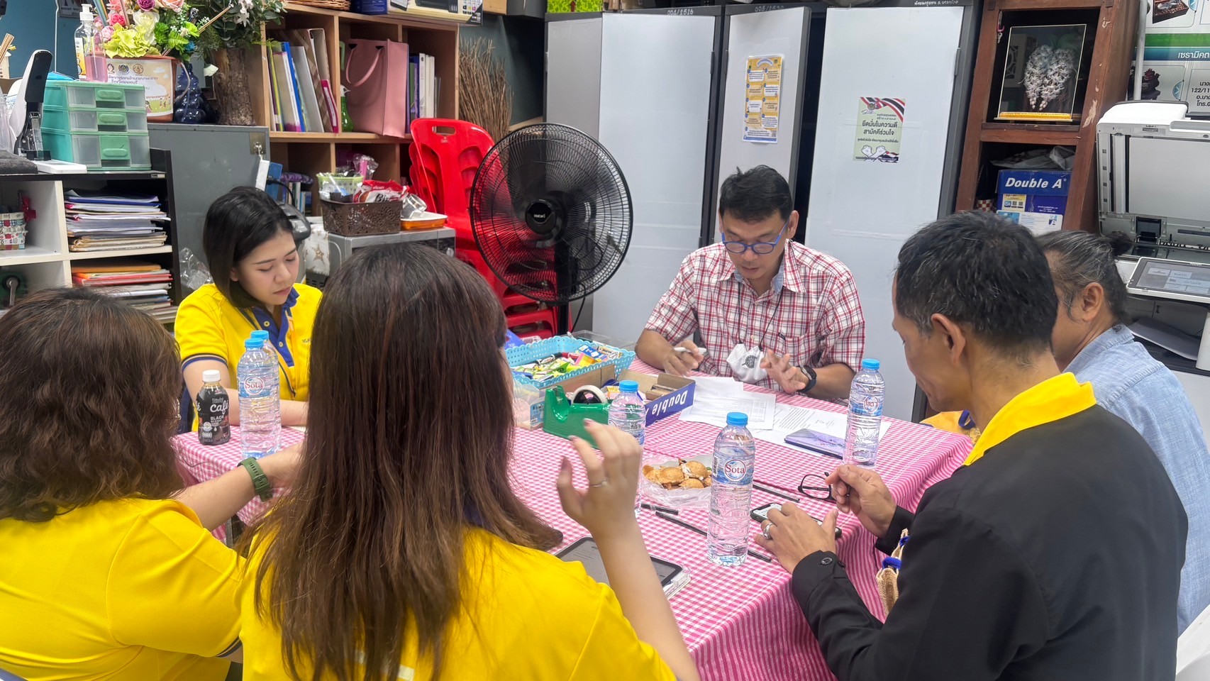 สพอ.บางกรวยร่วมหารือกับประธานผู้ประกอบการร้านค้าประชารัฐ อ.บางกรวย และเจ้าหน้าที่ กฟผ.ส่งเสริมการสร้างอาชีพและเพิ่มรายได้ให้กับชุมชนในพื้นที่