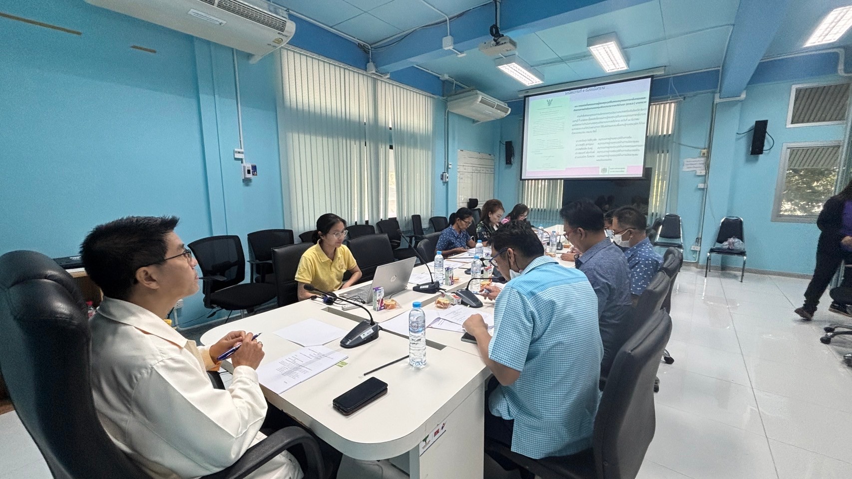 พช.บางกรวย ดำเนินการประชุมคณะกลั่นกรองและติดตามการดำเนินงานกองทุนพัฒนาบทบาทสตรี (อกส.อ.) อำเภอบางกรวย ครั้งที่ 1/2568