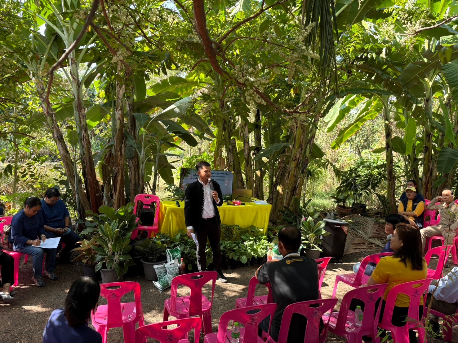 พช.นนทบุรี ดำเนินโครงการประชุมเชิงปฏิบัติการสนับสนุนการขับเคลื่อนเครือข่ายศูนย์เรียนรู้การพัฒนาคุณภาพชีวิตตามหลักทฤษฎีใหม่ ประยุกต์สู่ “โคก หนอง นา” ระดับจังหวัด