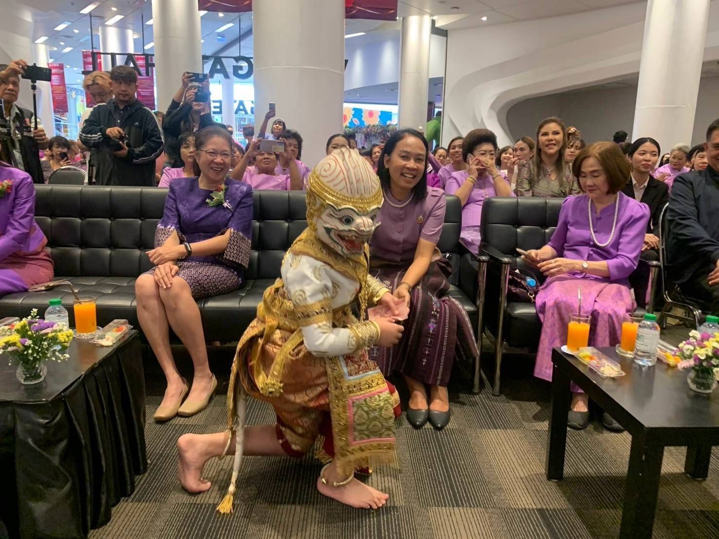 พช.นนทบุรี ร่วมกับ กพสจ. และ พม. จัดงานวันสตรีสากล ปี 2568 รวมพลังสตรีนนท์ สร้างโอกาส สร้างรายได้ พัฒนาสังคมทุกมิติ