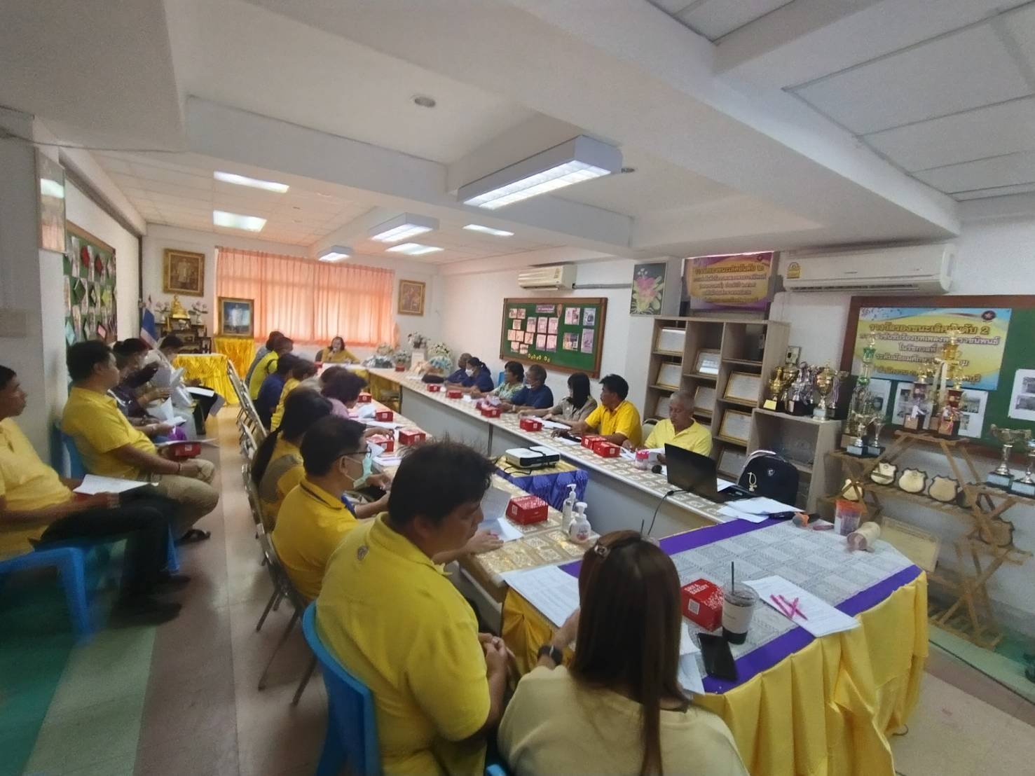 สพอ.ปากเกร็ด ดำเนินโครงการสนับสนุนและให้ความช่วยเหลือครัวเรือนยากจนแบบบูรณาการ กิจกรรมที่ 1 ประชุมเชิงปฏิบัติการเพื่อบูรณาการความร่วมมือในการช่วยเหลือครัวเรือนยากจน