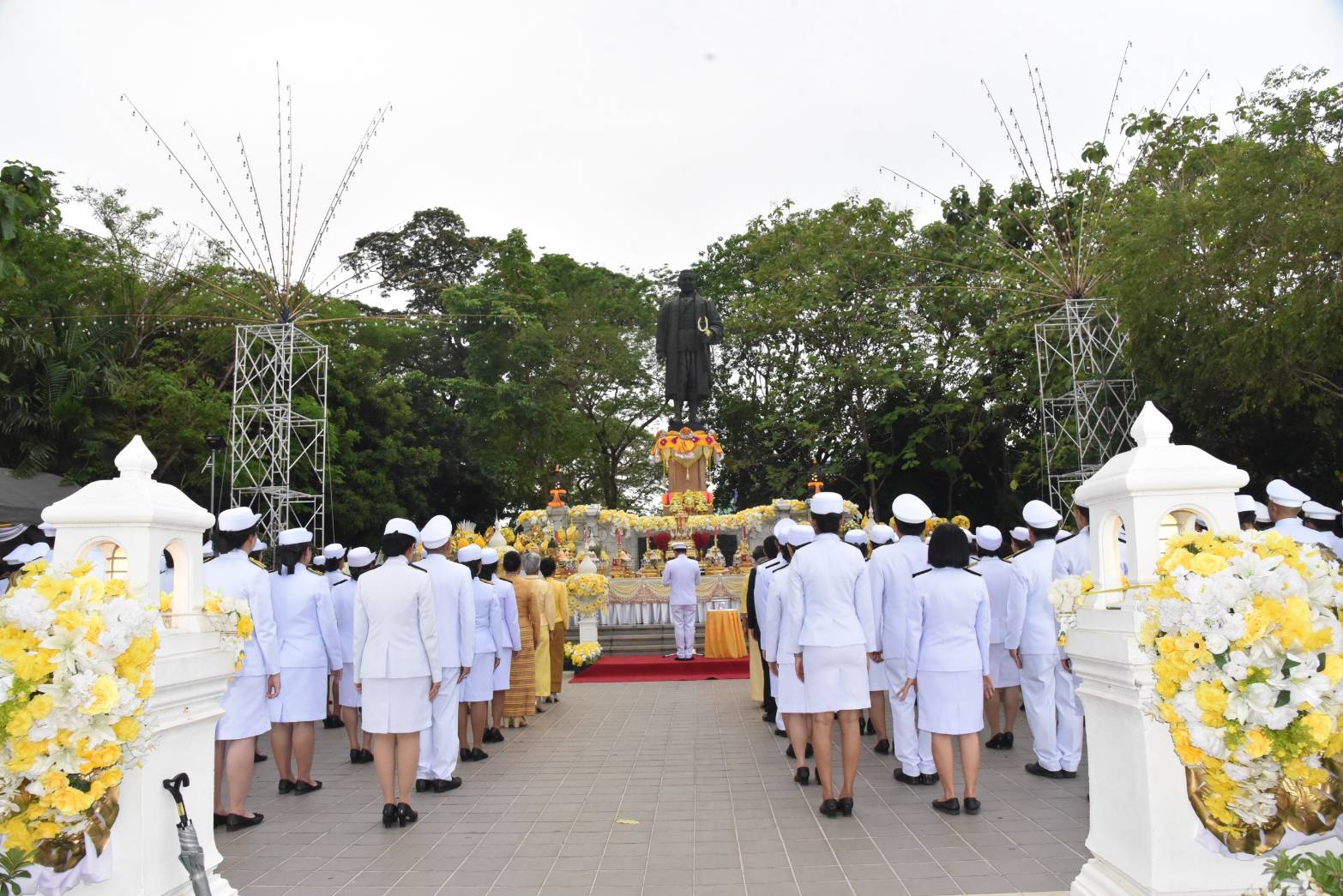 พช.นนทบุรี ร่วมพิธีวันที่ระลึกพระบาทสมเด็จพระนั่งเกล้าเจ้าอยู่หัว พระมหาเจษฎาราชเจ้า