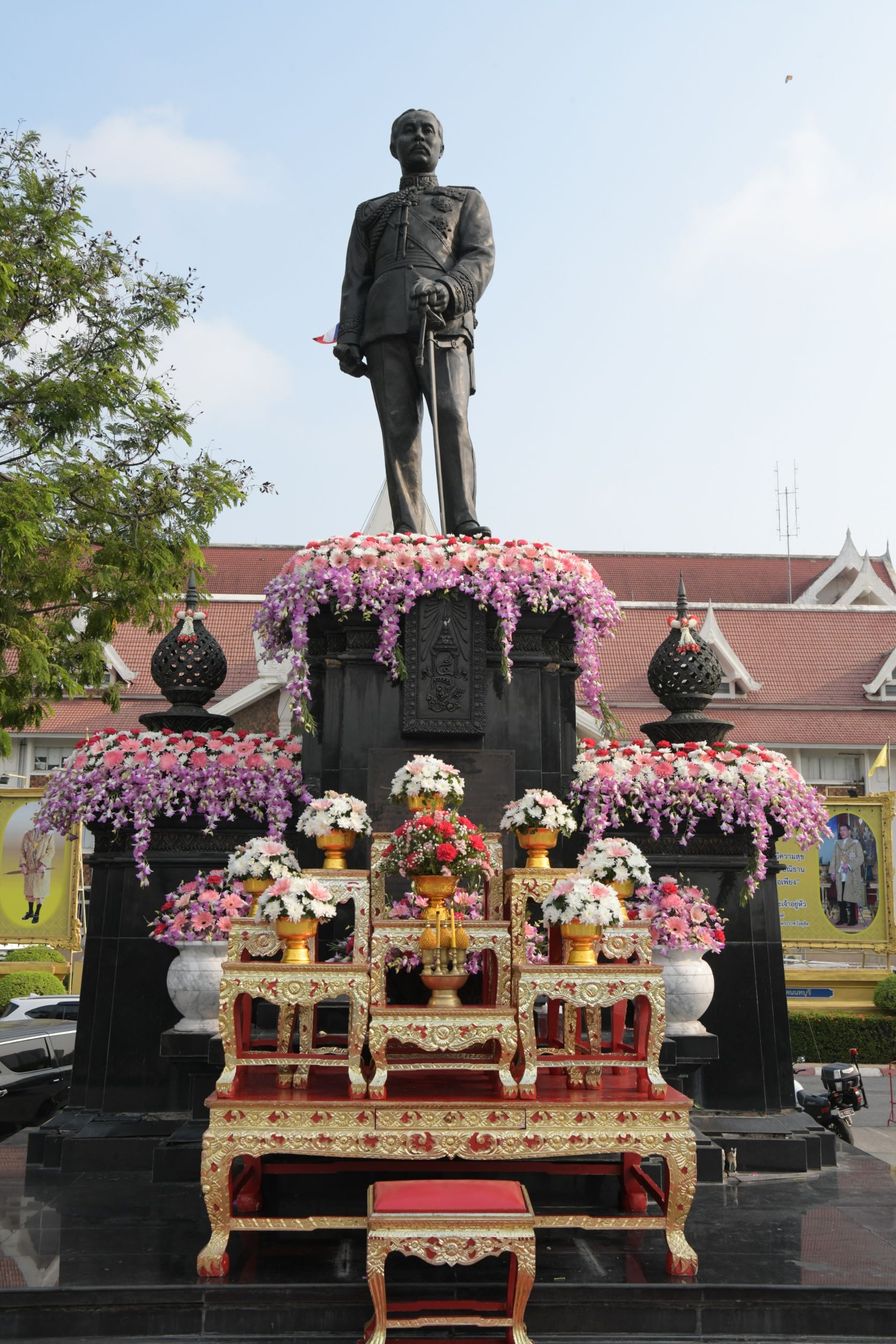 พช.นนทบุรีร่วมพิธีวันท้องถิ่นไทยน้อมรำลึกถึงพระมหากรุณาธิคุณของพระบาทสมเด็จพระจุลจอมเกล้าเจ้าอยู่หัว