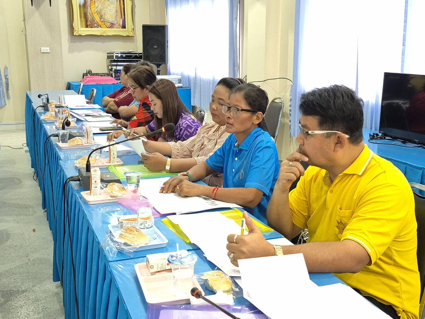 พช.ไทรน้อย ดำเนินโครงการประชุมเชิงปฏิบัติการส่งเสริมการบูรณาการกลไกการขับเคลื่อนการขจัดความยากจนระดับอำเภอ