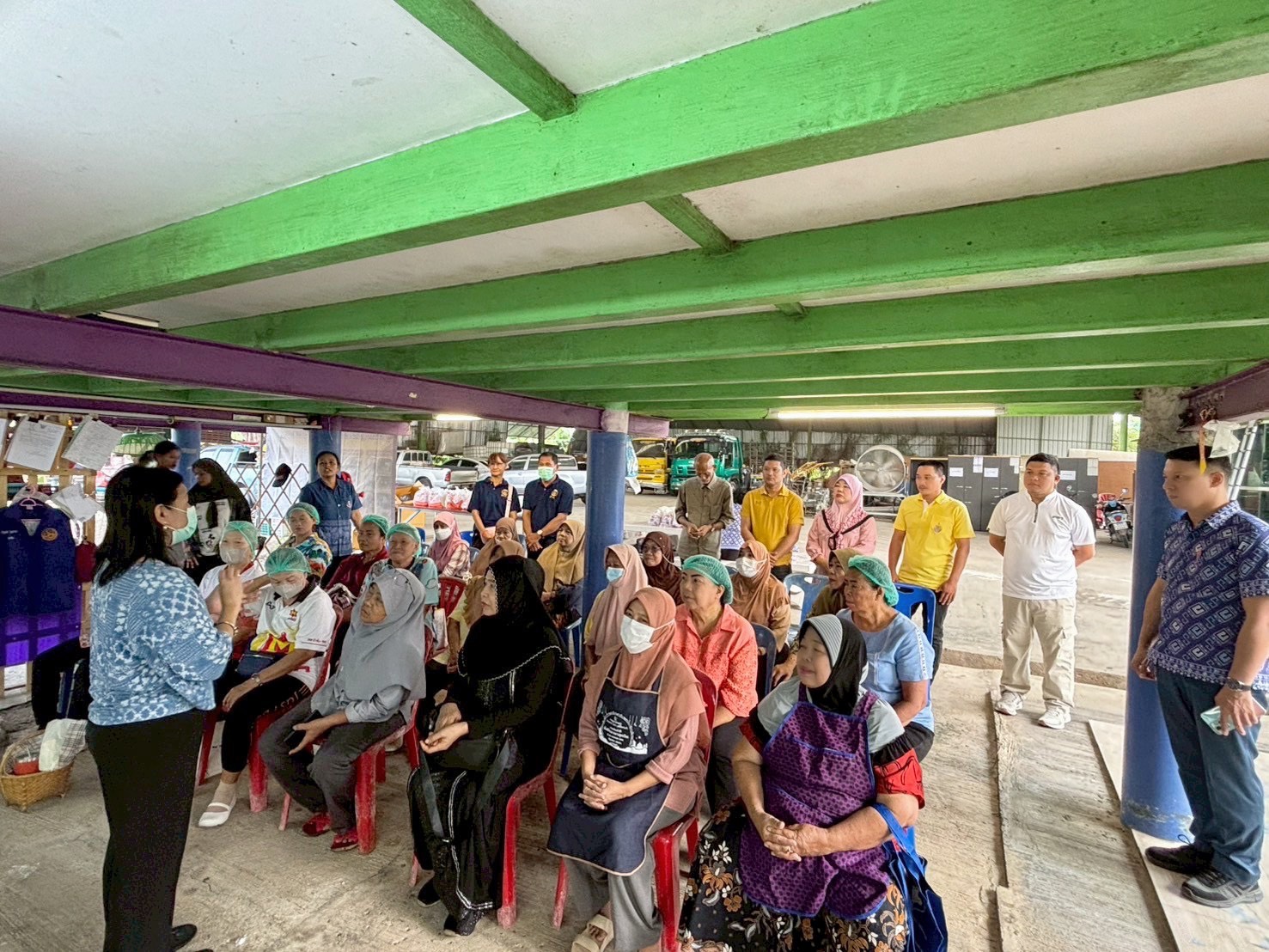 🏡พช.บางบัวทอง ดำเนินโครงการสนับสนุนและให้ความช่วยเหลือครัวเรือนยากจนแบบบูรณาการ กิจกรรมที่ 2 ดำเนินกิจกรรม/โครงการให้ความช่วยเหลือครัวเรือนยากจน