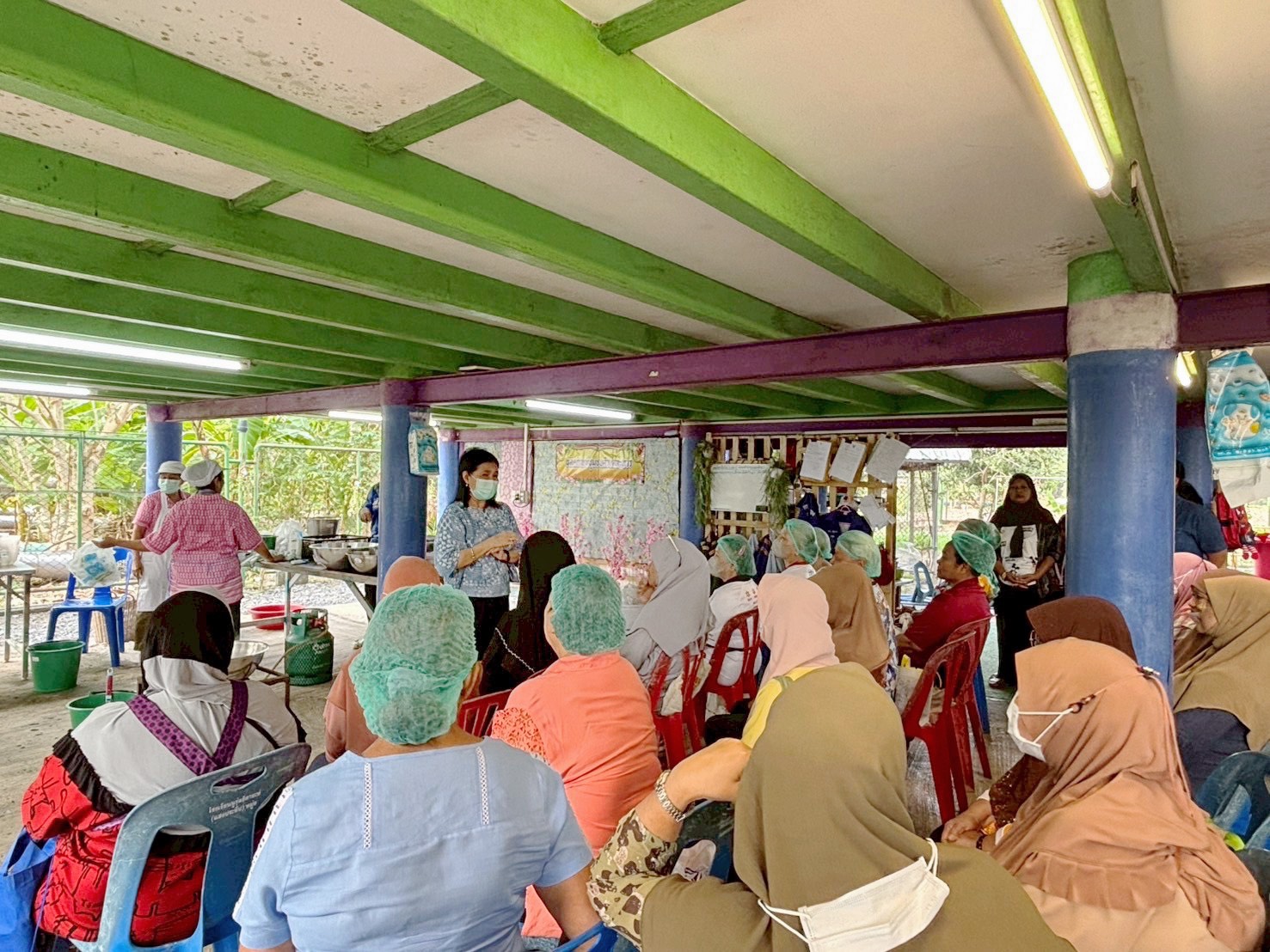 🏡พช.บางบัวทอง ดำเนินโครงการสนับสนุนและให้ความช่วยเหลือครัวเรือนยากจนแบบบูรณาการ กิจกรรมที่ 2 ดำเนินกิจกรรม/โครงการให้ความช่วยเหลือครัวเรือนยากจน