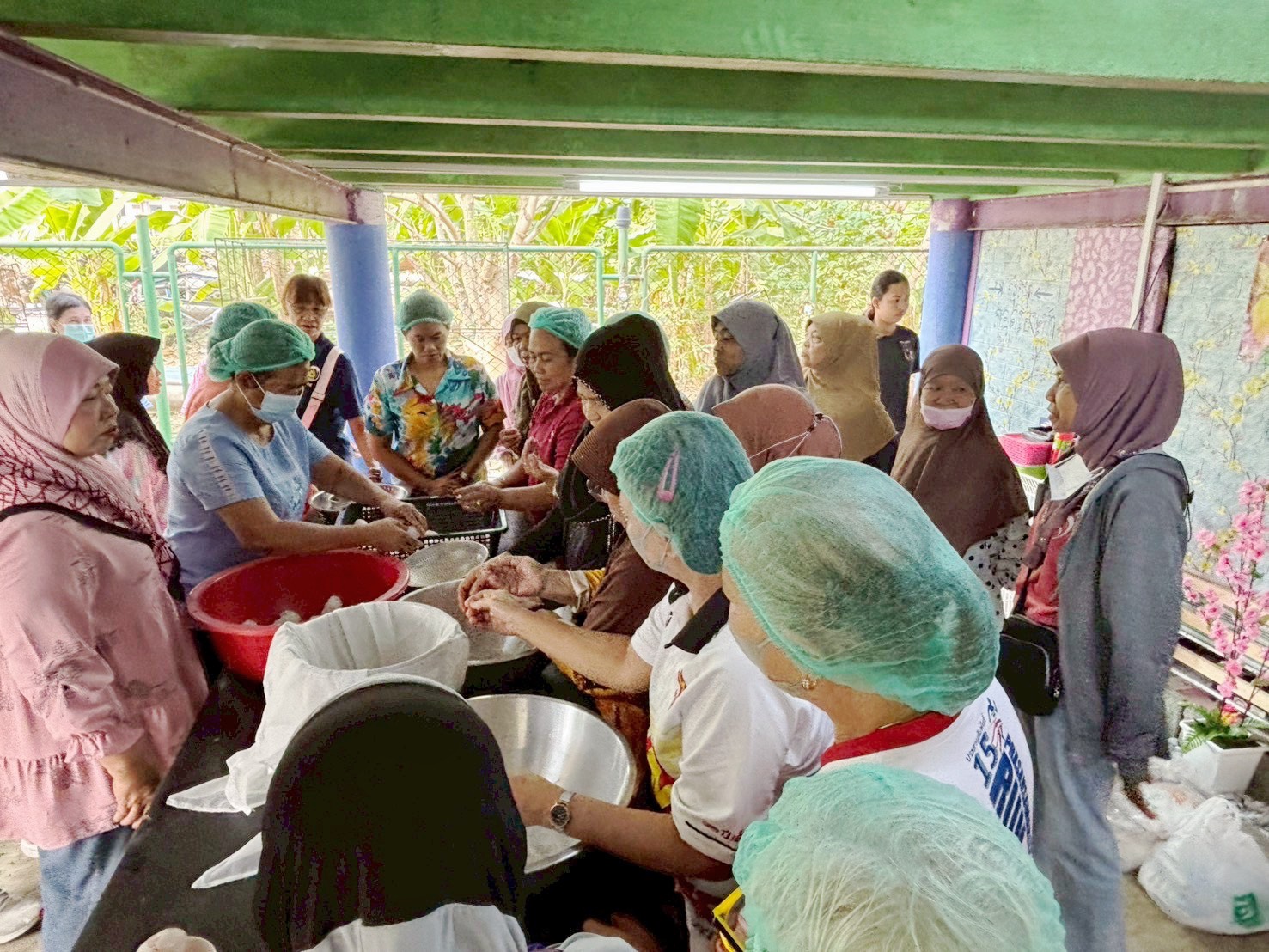 🏡พช.บางบัวทอง ดำเนินโครงการสนับสนุนและให้ความช่วยเหลือครัวเรือนยากจนแบบบูรณาการ กิจกรรมที่ 2 ดำเนินกิจกรรม/โครงการให้ความช่วยเหลือครัวเรือนยากจน