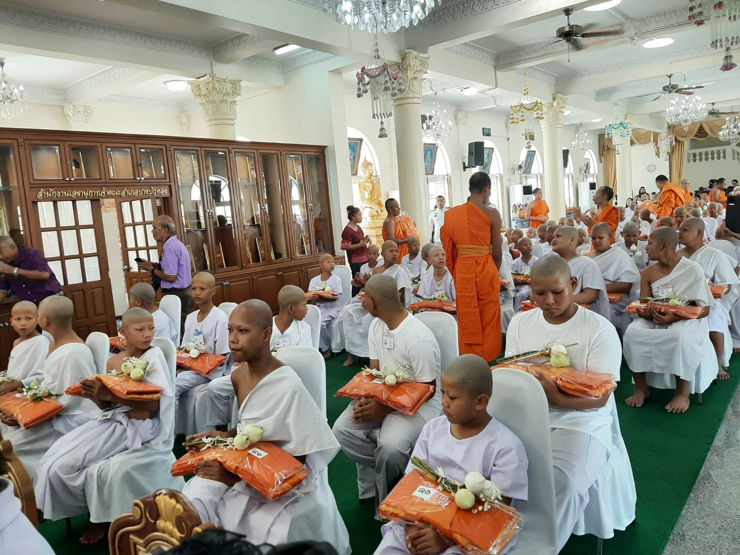 จังหวัดนนทบุรีจัดพิธีเจริญพระพุทธมนต์และพิธีบรรพชาสามเณรเพื่อเฉลิมพระเกียรติสมเด็จพระกนิษฐาธิราชเจ้า กรมสมเด็จพระเทพรัตนราชสุดาฯ สยามบรมราชกุมารี เนื่องในโอกาสวันคล้ายวันพระสมภพ 2 เมษายน