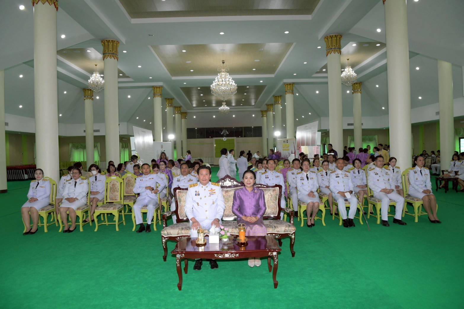 จังหวัดนนทบุรีจัดพิธีมอบแบบลายผ้าพระราชทาน “ผ้าลายศิริราชพัสตราภรณ์”