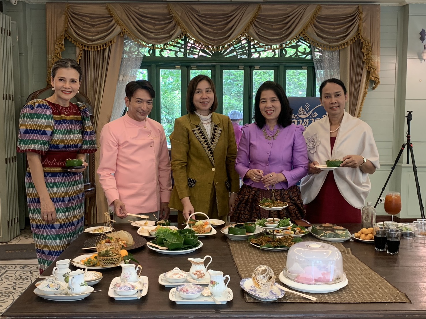 ผู้ว่าราชการจังหวัดนนทบุรีมอบรางวัลตามโครงการยกระดับอาหารถิ่นรสไทยแท้