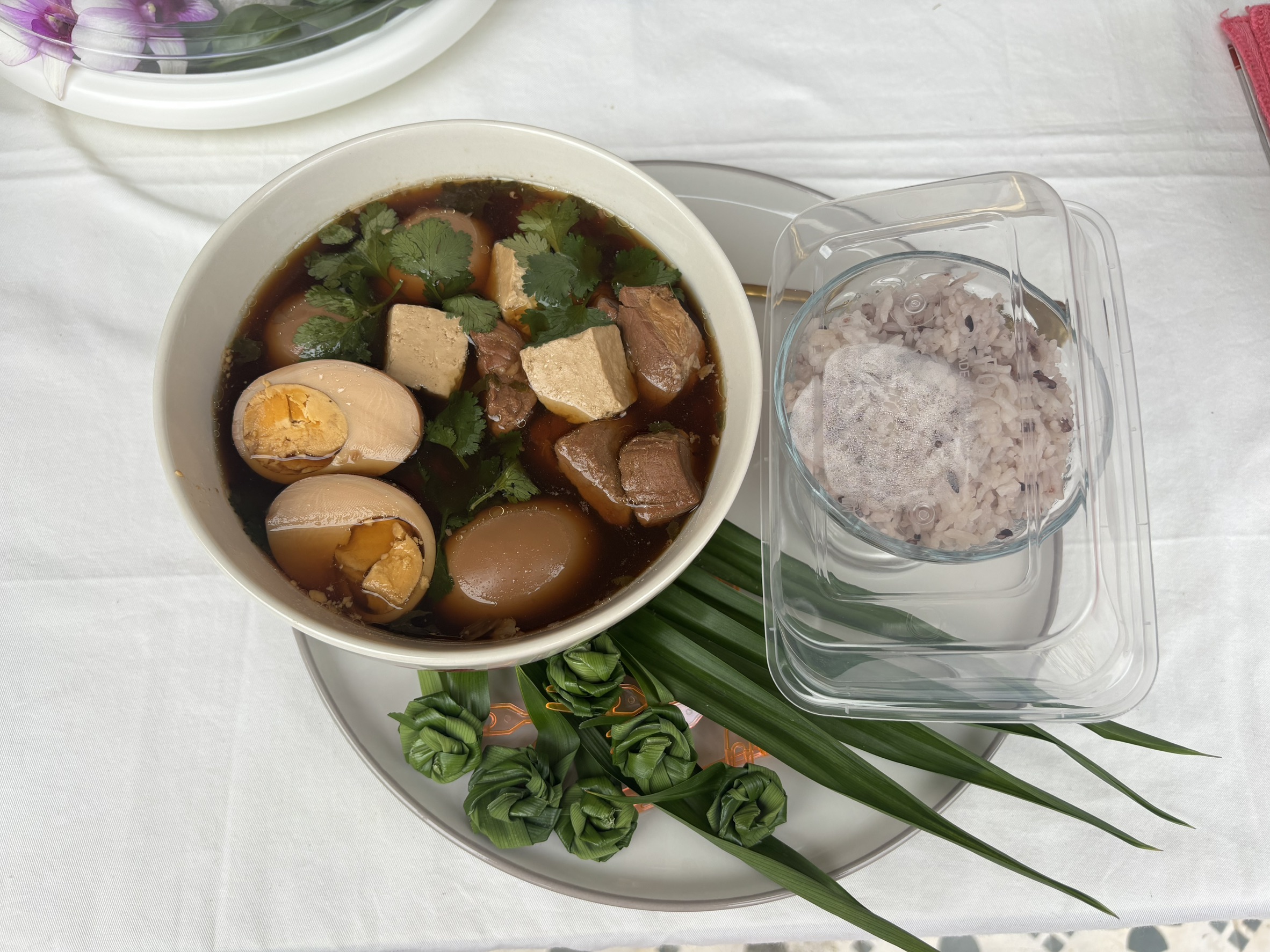 ผู้ว่าราชการจังหวัดนนทบุรีมอบรางวัลตามโครงการยกระดับอาหารถิ่นรสไทยแท้