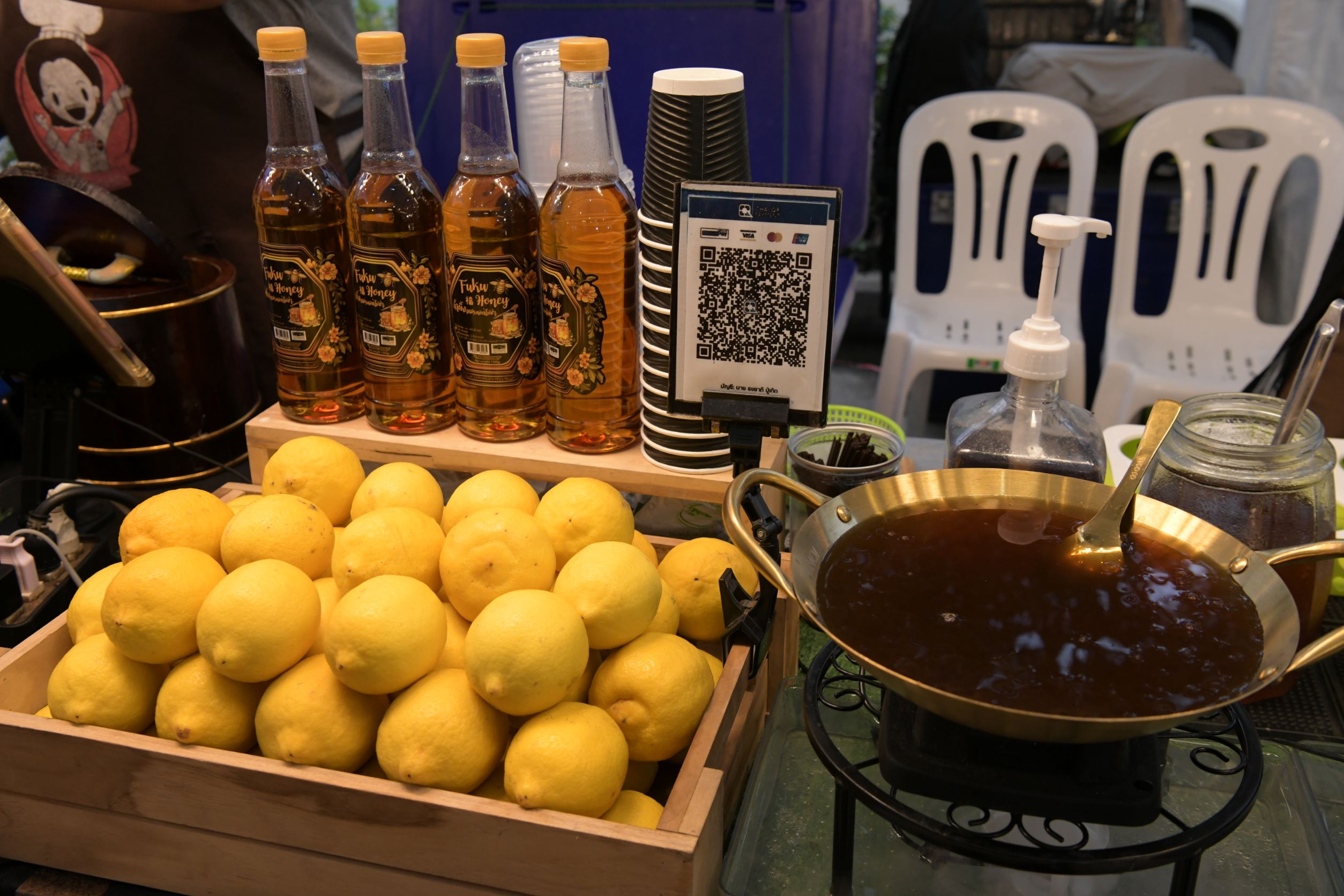 นนทบุรี – โครงการถนนคนเดินเที่ยวเพลินช้อปผลิตภัณฑ์ชุมชน ชิมผลไม้เมืองนนท์