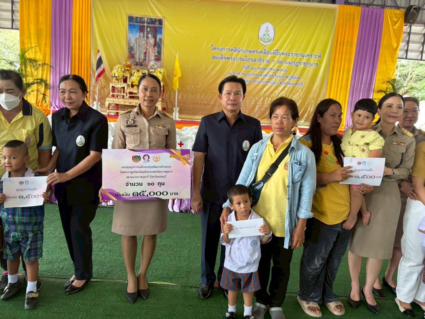 ✨️✨️สำนักงานพัฒนาชุมชนจังหวัดนนทบุรี และสำนักงานพัฒนาชุมชนอำเภอไทรน้อย ร่วมกิจกรรมเกษตรเคลื่อนที่ในพระราชานุเคราะห์ สมเด็จพระบรมโอรสาธิราชฯ สยามมกุฎราชกุมารี ประจำปีงบประมาณ พ.ศ. 2568 ไตรมาสที่ 3 และโครงการ “หน่วยบำบัดทุกข์ บำรุงสุข สร้างร้อยยิ้มให้ประชาชน” จังหวัดนนทบุรี ประจำปี พ.ศ. 2568 ครั้งที่ 2 (จังหวัดเคลื่อนที่)