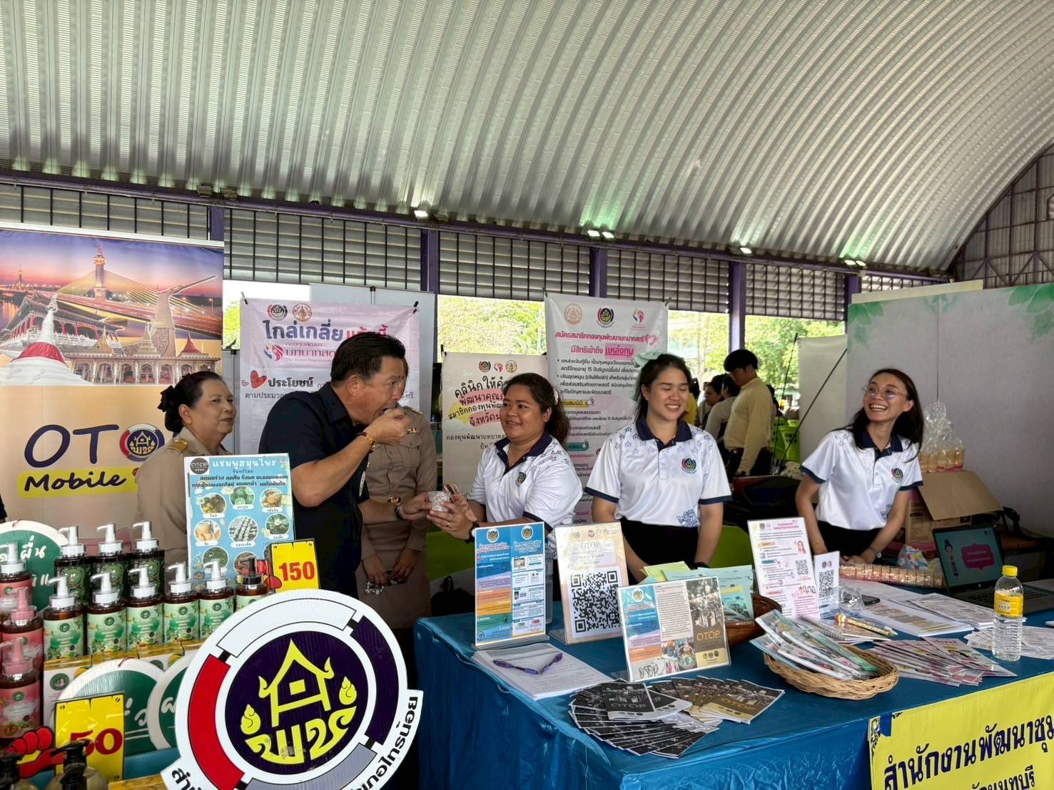 ✨️✨️สำนักงานพัฒนาชุมชนจังหวัดนนทบุรี และสำนักงานพัฒนาชุมชนอำเภอไทรน้อย ร่วมกิจกรรมเกษตรเคลื่อนที่ในพระราชานุเคราะห์ สมเด็จพระบรมโอรสาธิราชฯ สยามมกุฎราชกุมารี ประจำปีงบประมาณ พ.ศ. 2568 ไตรมาสที่ 3 และโครงการ “หน่วยบำบัดทุกข์ บำรุงสุข สร้างร้อยยิ้มให้ประชาชน” จังหวัดนนทบุรี ประจำปี พ.ศ. 2568 ครั้งที่ 2 (จังหวัดเคลื่อนที่)