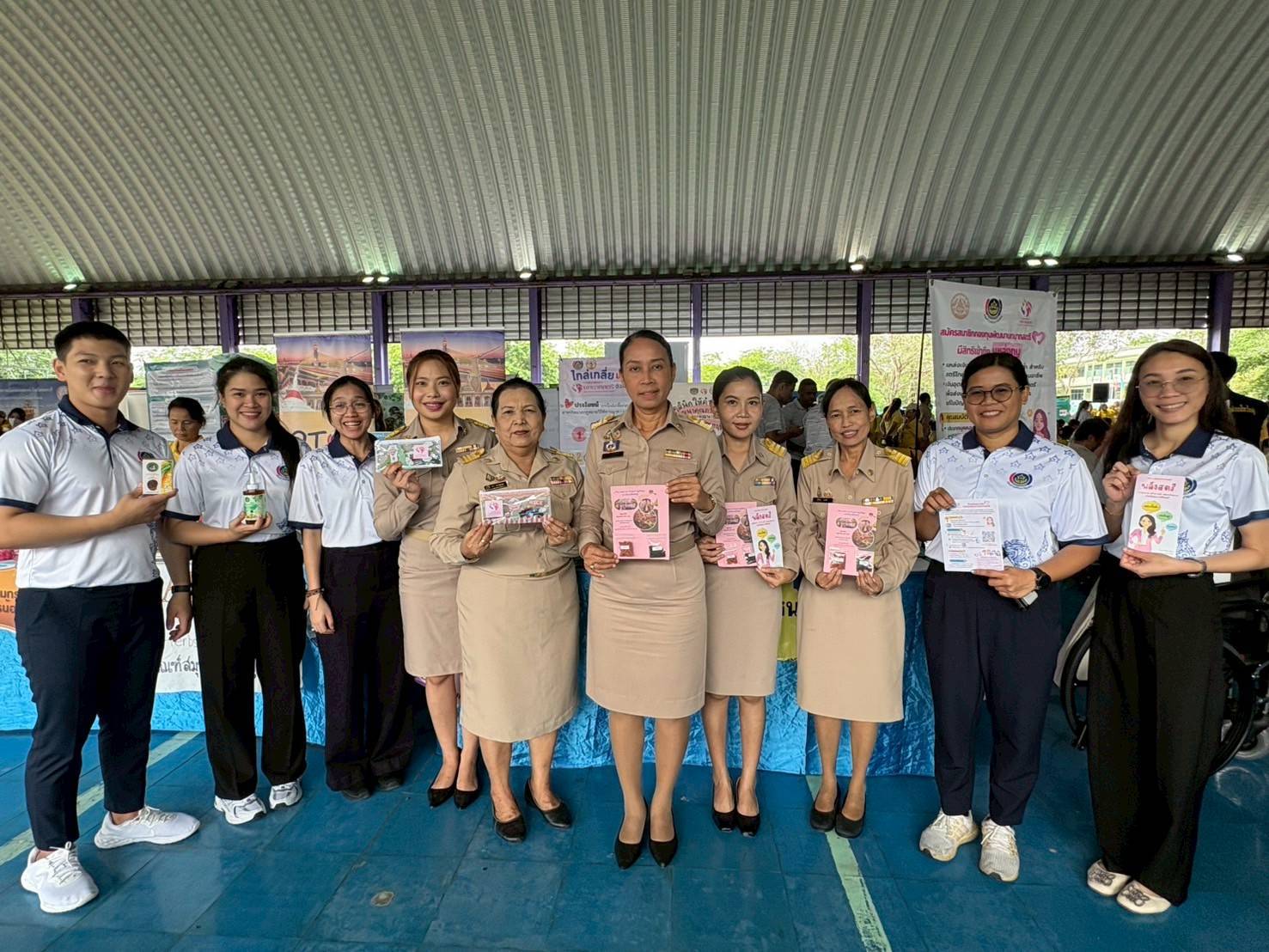 ✨️✨️สำนักงานพัฒนาชุมชนจังหวัดนนทบุรี และสำนักงานพัฒนาชุมชนอำเภอไทรน้อย ร่วมกิจกรรมเกษตรเคลื่อนที่ในพระราชานุเคราะห์ สมเด็จพระบรมโอรสาธิราชฯ สยามมกุฎราชกุมารี ประจำปีงบประมาณ พ.ศ. 2568 ไตรมาสที่ 3 และโครงการ “หน่วยบำบัดทุกข์ บำรุงสุข สร้างร้อยยิ้มให้ประชาชน” จังหวัดนนทบุรี ประจำปี พ.ศ. 2568 ครั้งที่ 2 (จังหวัดเคลื่อนที่)