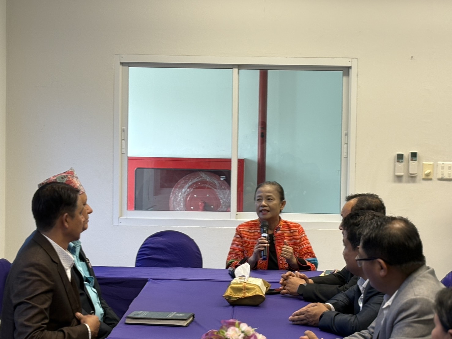 📣📣สพจ.นนท์ ร่วมต้อนรับคณะดูงานจากประเทศเนปาล ณ ศูนย์ OTOP จังหวัดนนทบุรี