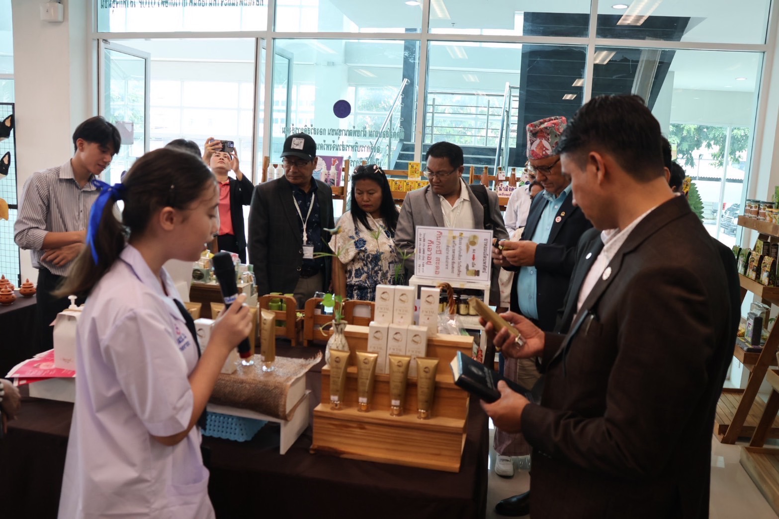 📣📣สพจ.นนท์ ร่วมต้อนรับคณะดูงานจากประเทศเนปาล ณ ศูนย์ OTOP จังหวัดนนทบุรี