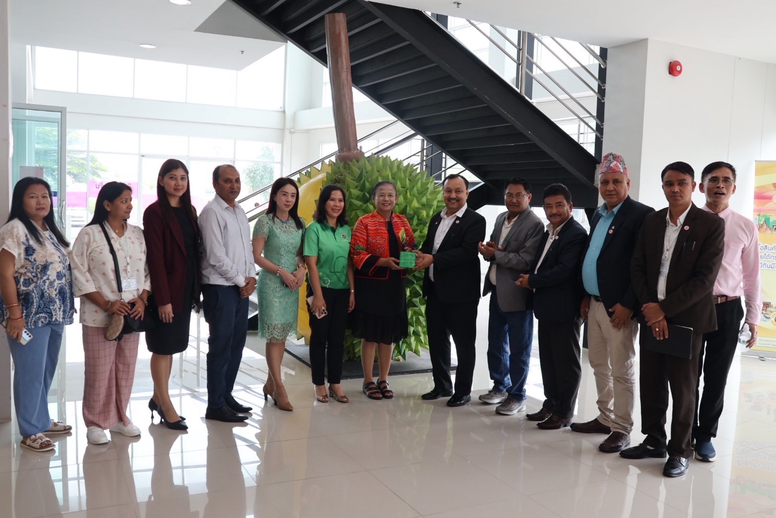 📣📣สพจ.นนท์ ร่วมต้อนรับคณะดูงานจากประเทศเนปาล ณ ศูนย์ OTOP จังหวัดนนทบุรี
