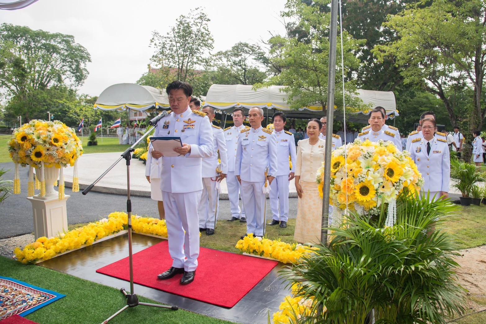 สำนักงานพัฒนาชุมชนจังหวัดนนทบุรี เข้าร่วมพิธีปลูกต้น “พระศรีมหาโพธิทศมราชบพิตร”เพื่อเป็นสัญลักษณ์แห่งความร่มเย็นเป็นสุข ความมั่นคง และเป็นสิริมงคลแก่แผ่นดิน