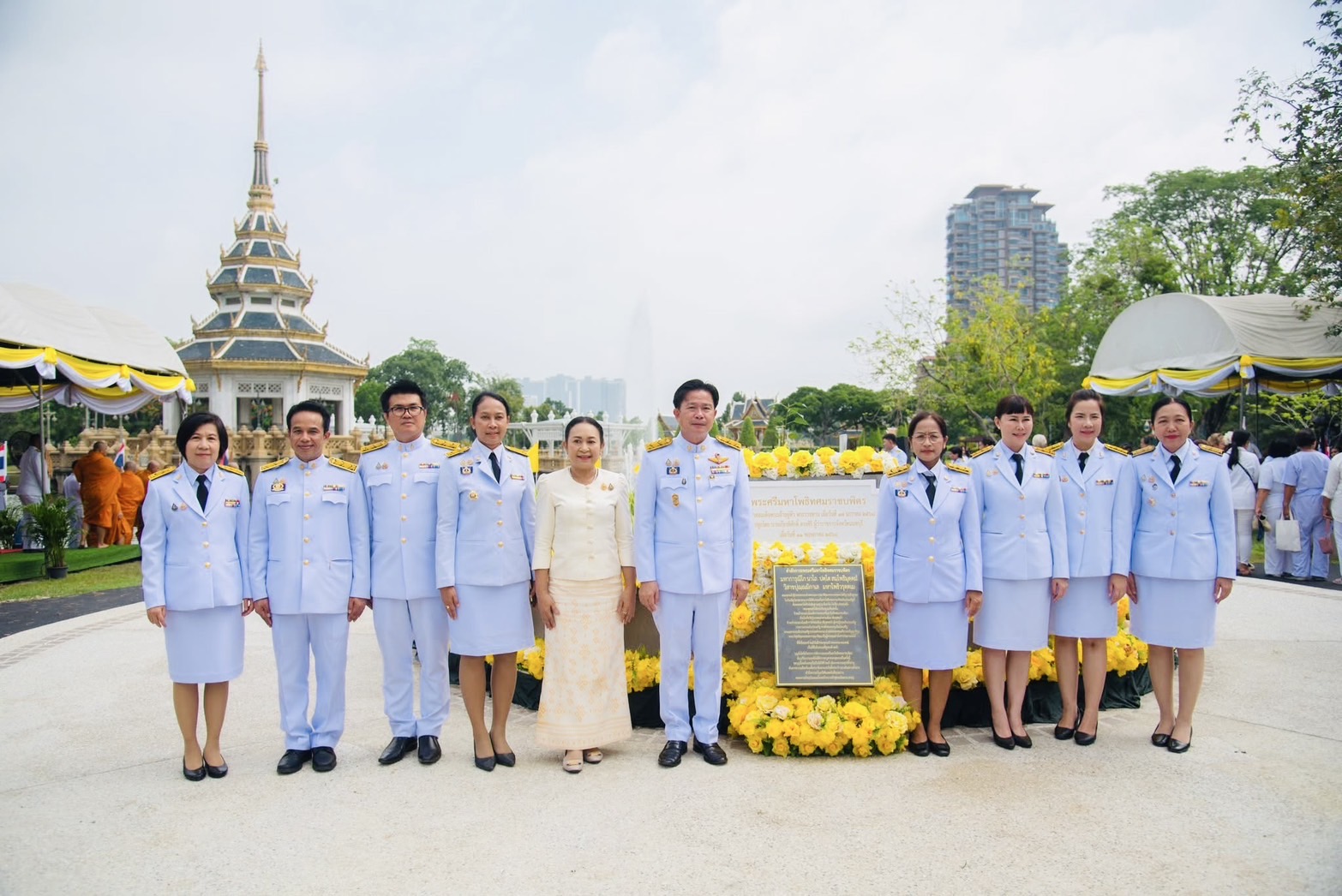 สำนักงานพัฒนาชุมชนจังหวัดนนทบุรี เข้าร่วมพิธีปลูกต้น “พระศรีมหาโพธิทศมราชบพิตร”เพื่อเป็นสัญลักษณ์แห่งความร่มเย็นเป็นสุข ความมั่นคง และเป็นสิริมงคลแก่แผ่นดิน