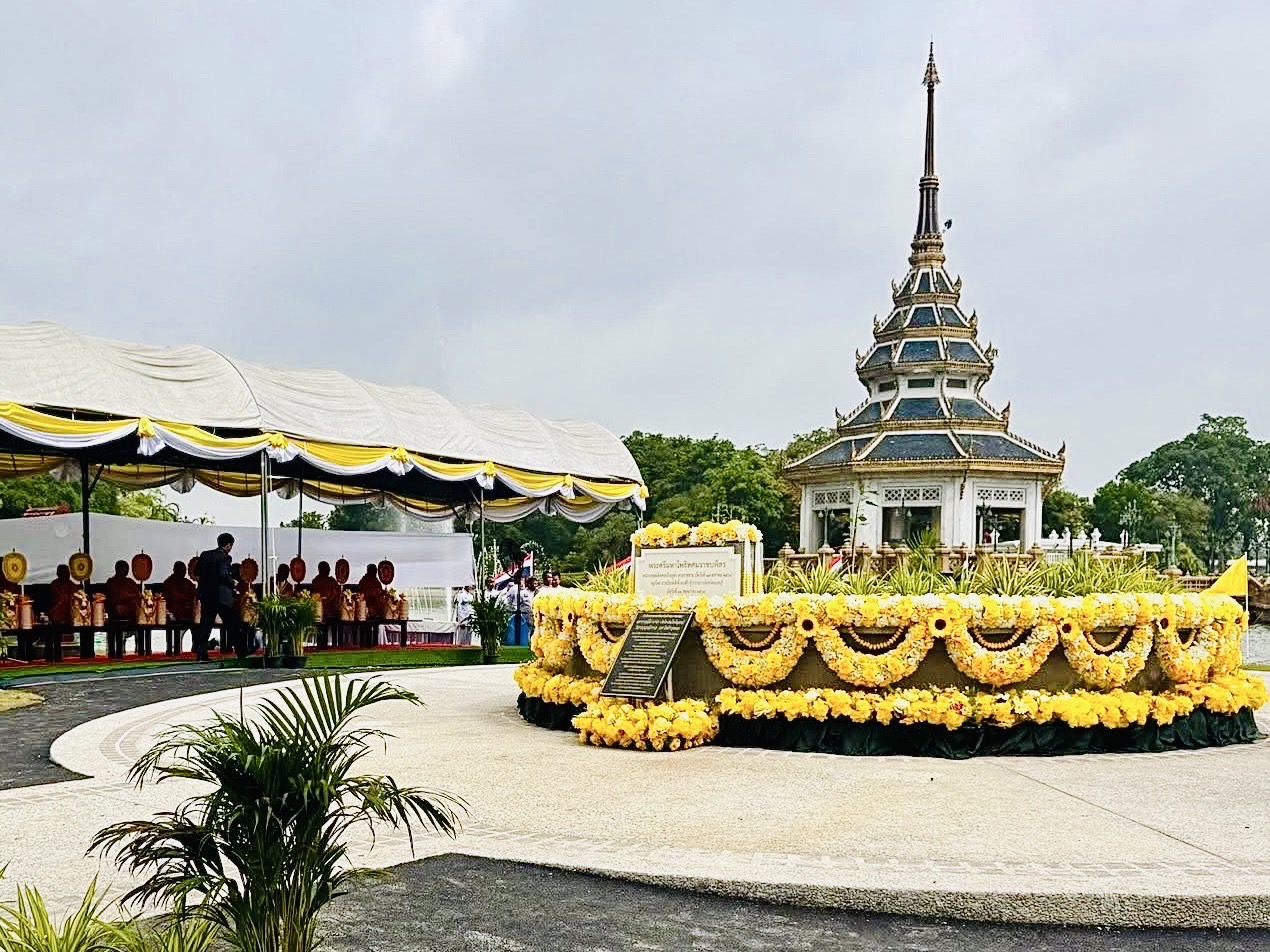 สำนักงานพัฒนาชุมชนจังหวัดนนทบุรี เข้าร่วมพิธีปลูกต้น “พระศรีมหาโพธิทศมราชบพิตร”เพื่อเป็นสัญลักษณ์แห่งความร่มเย็นเป็นสุข ความมั่นคง และเป็นสิริมงคลแก่แผ่นดิน