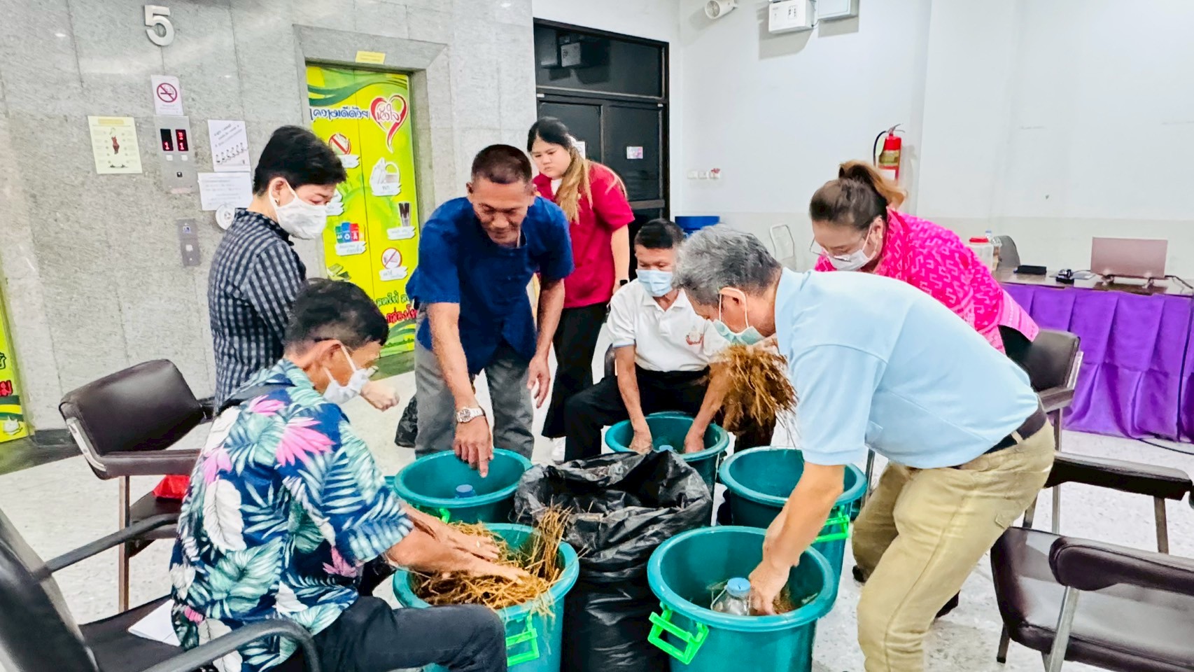 จังหวัดนนทบุรีจัดโครงการ “นนทบุรีปันสุข สร้างอาชีพสู่ชุมชน” ตามโครงการตามโครงการพัฒนาพื้นที่  ตามแนวพระราชดำริและหลักปรัชญาของเศรษฐกิจพอเพียง ประจำปีงบประมาณ พ.ศ. 2568