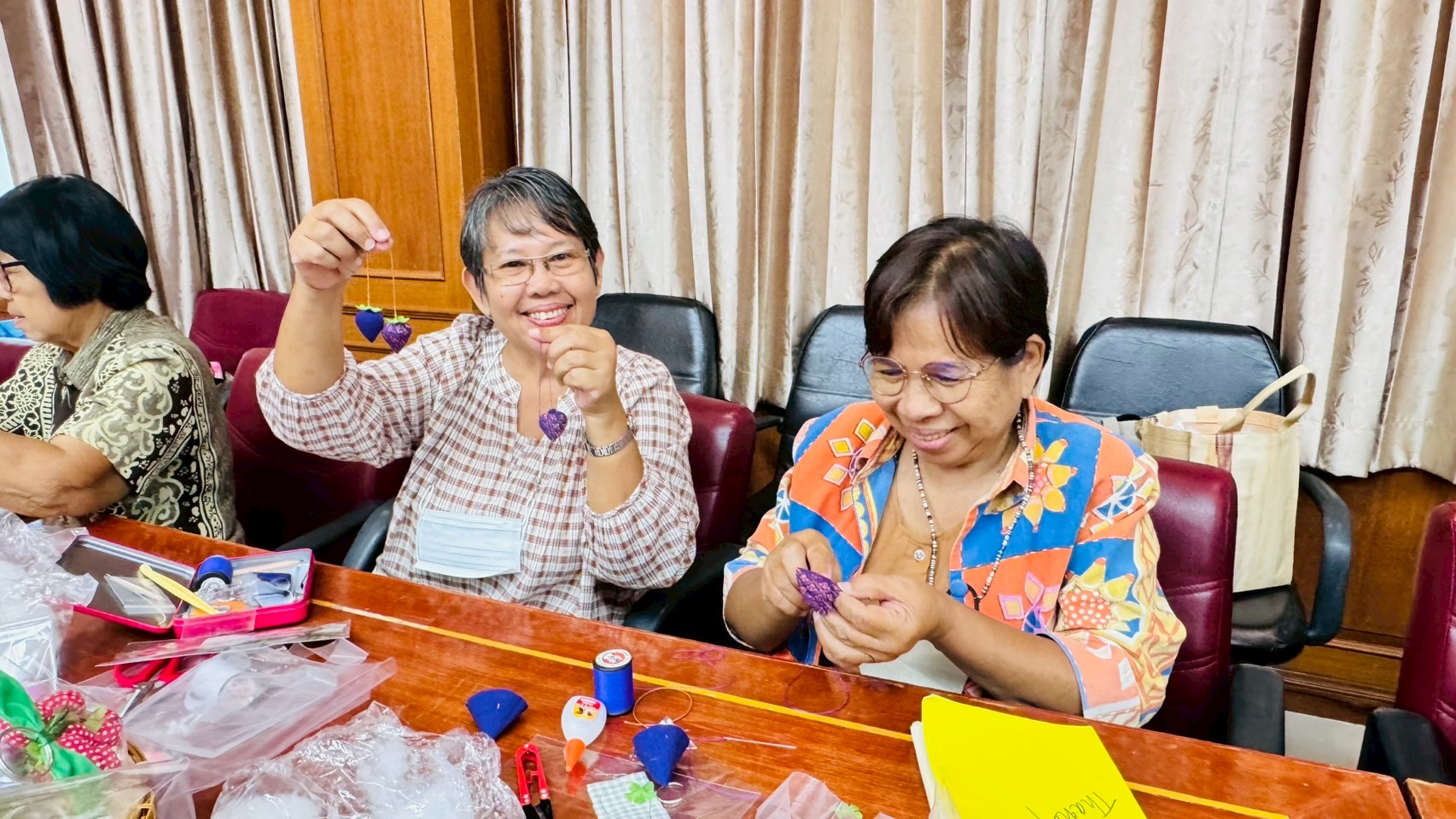 จังหวัดนนทบุรีจัดโครงการ “นนทบุรีปันสุข สร้างอาชีพสู่ชุมชน” ตามโครงการตามโครงการพัฒนาพื้นที่  ตามแนวพระราชดำริและหลักปรัชญาของเศรษฐกิจพอเพียง ประจำปีงบประมาณ พ.ศ. 2568