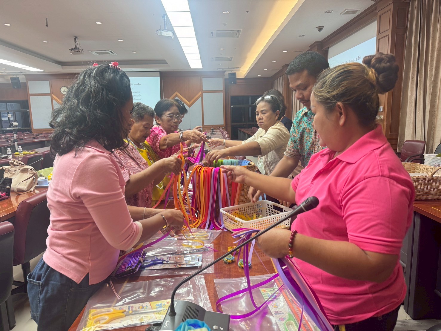 จังหวัดนนทบุรีจัดโครงการ “นนทบุรีปันสุข สร้างอาชีพสู่ชุมชน” ตามโครงการตามโครงการพัฒนาพื้นที่  ตามแนวพระราชดำริและหลักปรัชญาของเศรษฐกิจพอเพียง ประจำปีงบประมาณ พ.ศ. 2568
