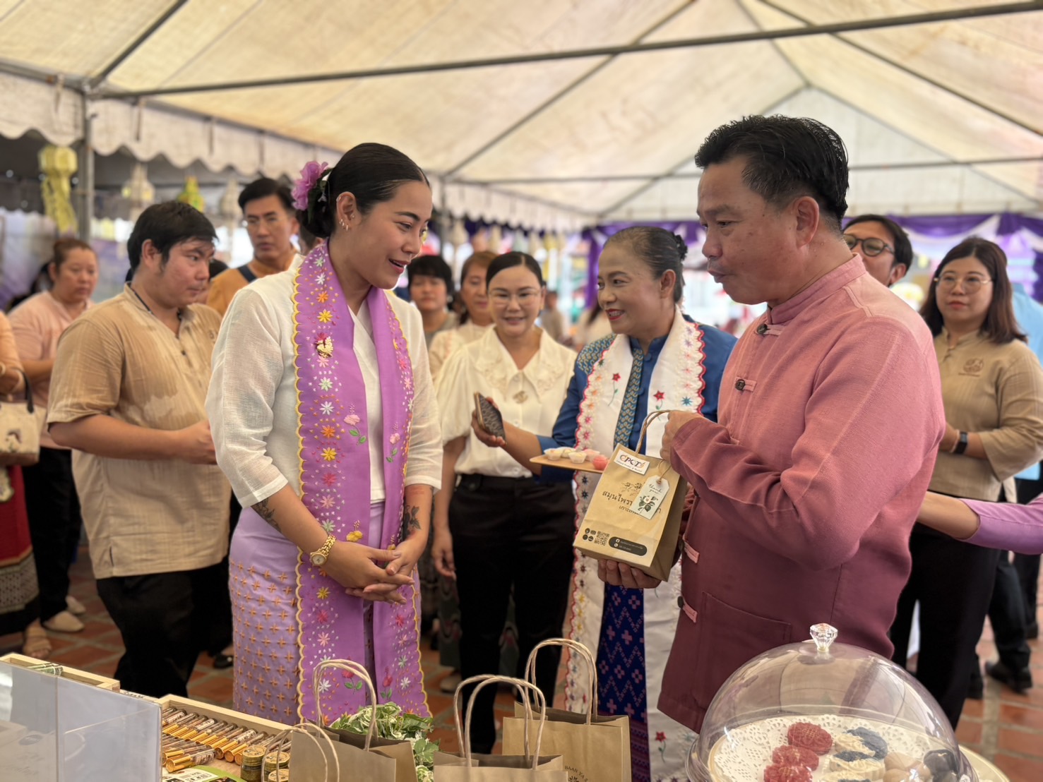 พช. นนท์ ร่วมพิธีเปิดโครงการ 1 อำเภอ 1 ลานสร้างสรรค์ จังหวัดนทบุรี ณ เกาะเกร็ด
