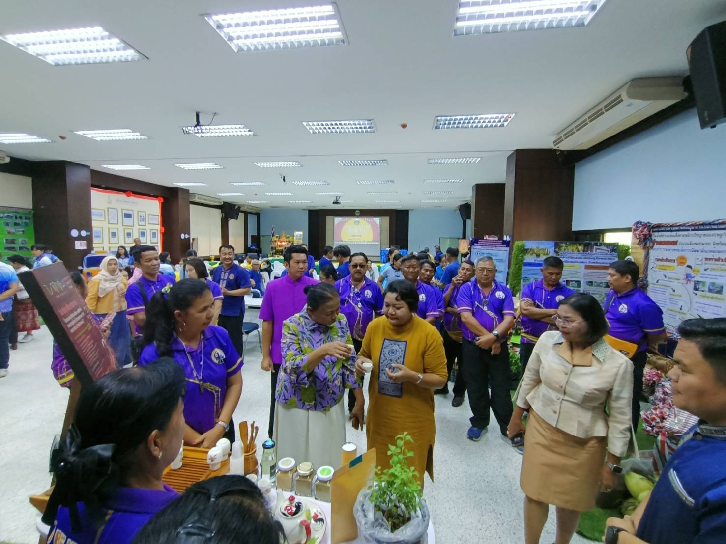 📢💯✊สพจ.นนทบุรีร่วมกิจกรรมจัดมหกรรมความสำเร็จของผู้นำการเปลี่ยนแปลง ปี 2568