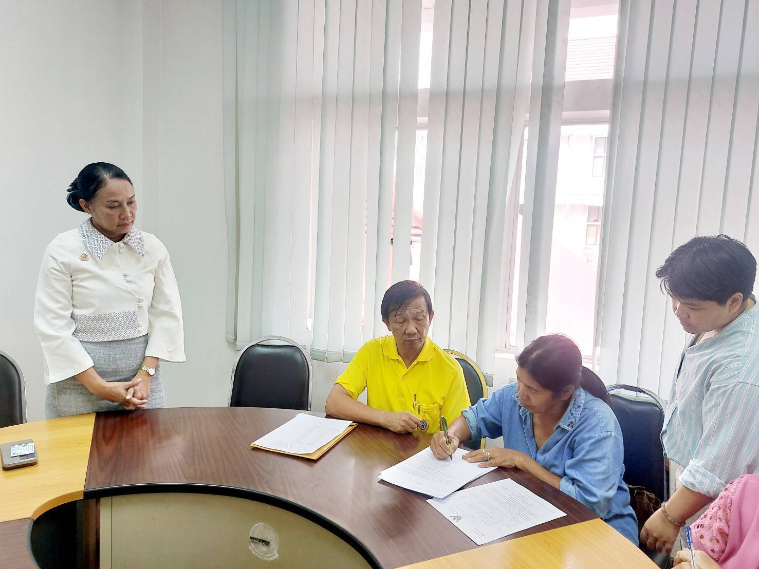 พช.นนทบุรี จับมือร่วมใจไกล่เกลี่ยแก้หนี้กองทุนพัฒนาบทบาทสตรี