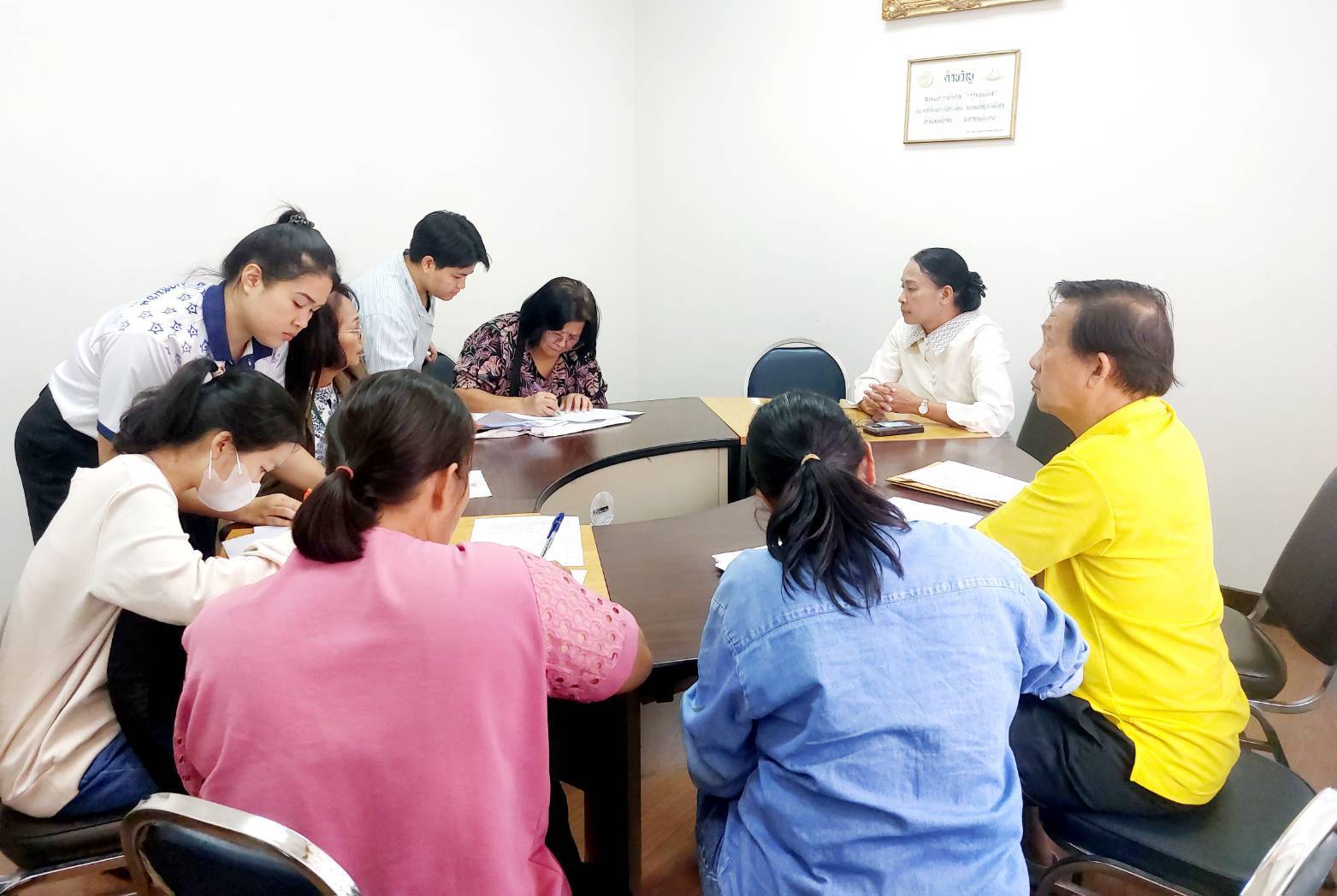 พช.นนทบุรี จับมือร่วมใจไกล่เกลี่ยแก้หนี้กองทุนพัฒนาบทบาทสตรี