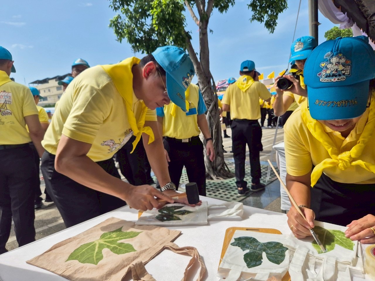 สพจ.นนทบุรี ร่วมกิจกรรมจิตอาสาบริการประชาชน เนื่องในโอกาสวันเฉลิมพระชนมพรรษา พระบาทสมเด็จพระเจ้าอยู่หัว 28 กรกฎาคม 2568