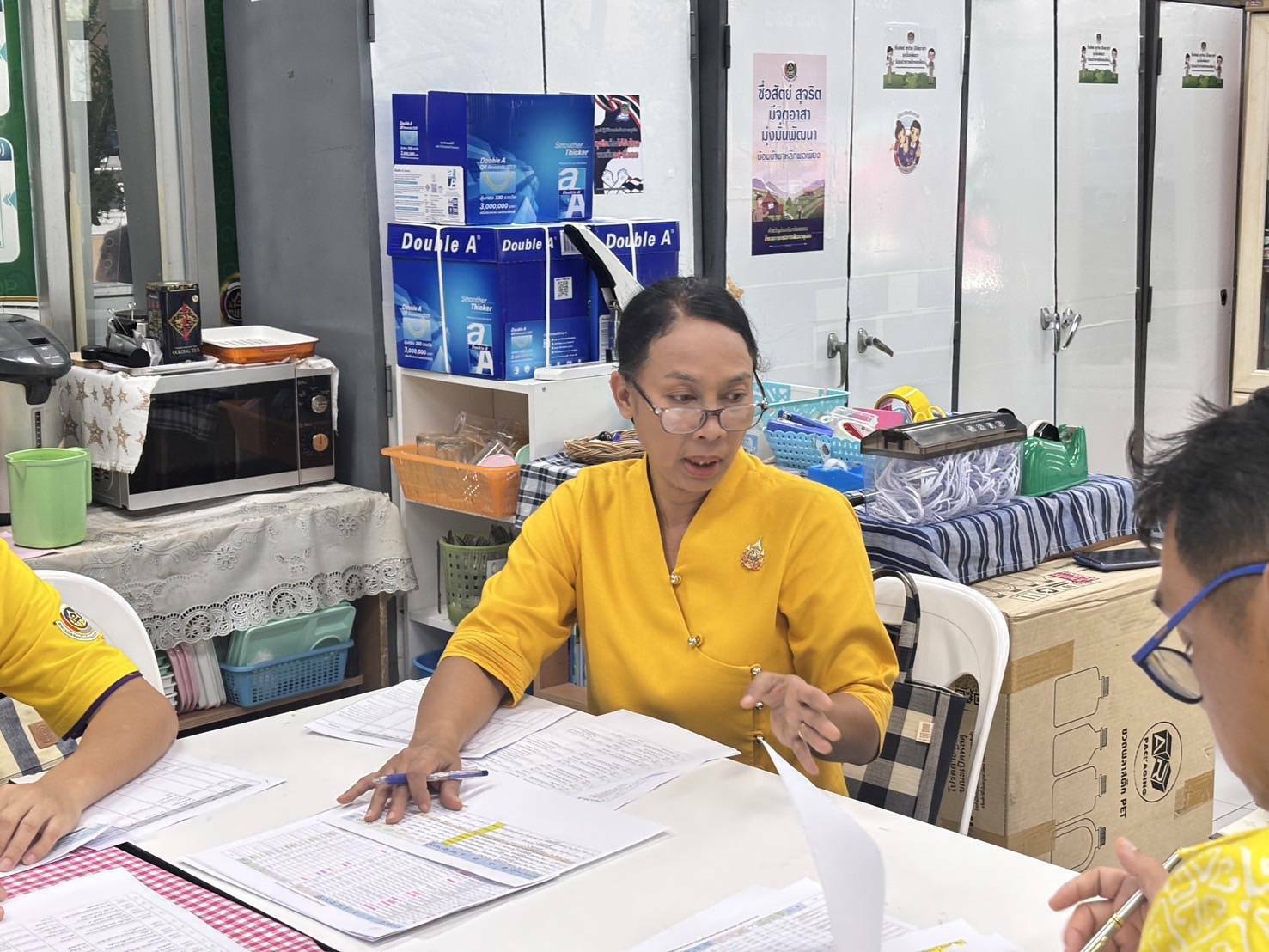 พช.นนทบุรี ลงพื้นที่กำกับ ติดตาม ให้คำแนะนำ และสนับสนุนการบริหารจัดการหนี้กองทุนพัฒนาบทบาทสตรีในระดับอำเภอ
