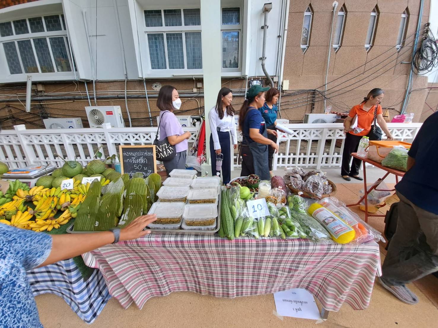 📢✊✅สพจ.นนทบุรีขอเชิญชวนผู้ที่สนใจเข้ามาชิม ช้อป ใช้ ณ ตลาดโดมนนท์ ศาลากลางจังหวัดนนทบุรี