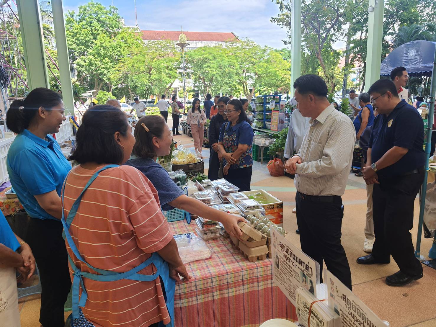 📢✊✅สพจ.นนทบุรีขอเชิญชวนผู้ที่สนใจเข้ามาชิม ช้อป ใช้ ณ ตลาดโดมนนท์ ศาลากลางจังหวัดนนทบุรี