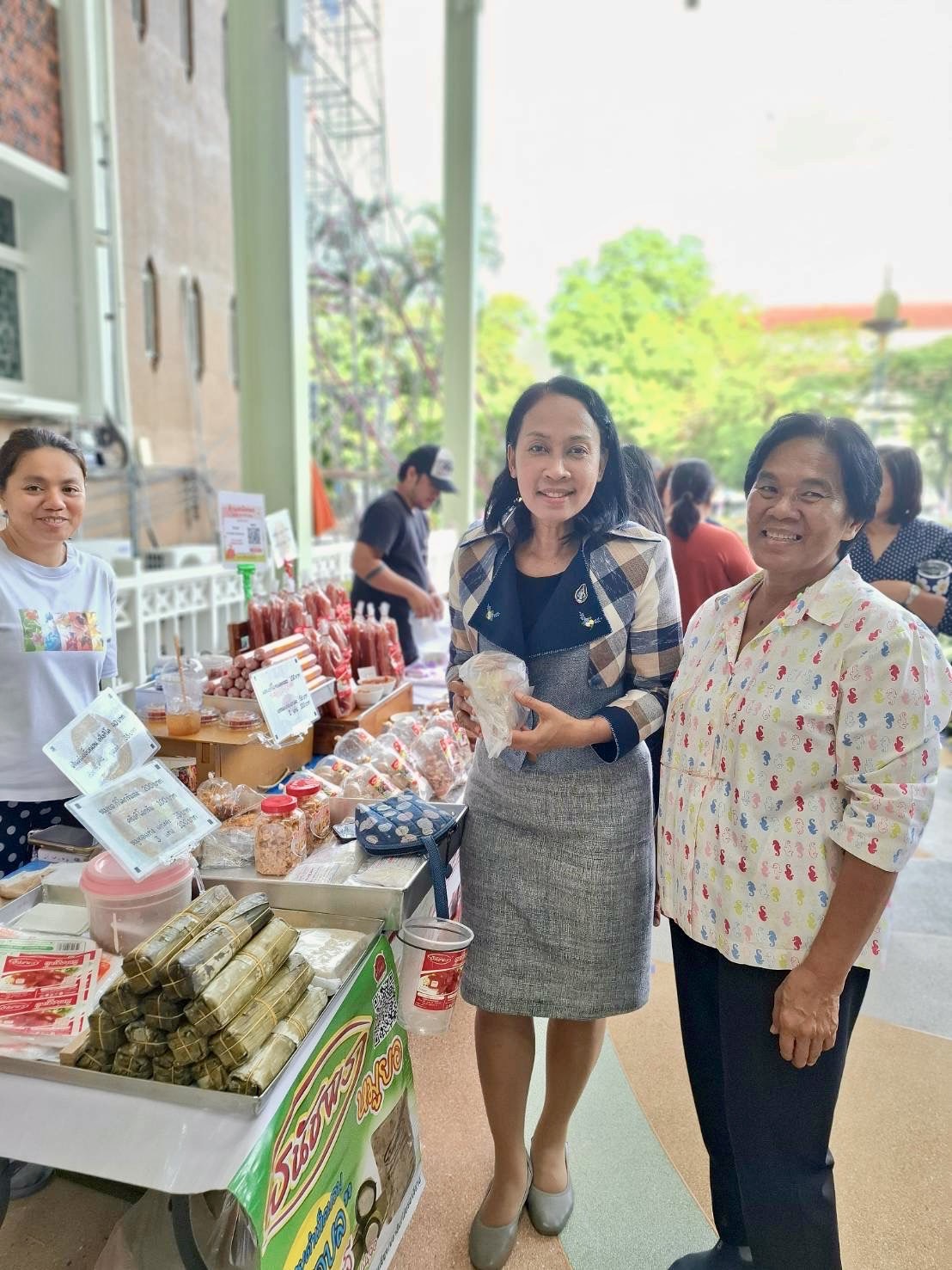 ✊✅สพจ.นนทบุรีขอเชิญชวนผู้ที่สนใจเข้ามาชิม ช้อป ใช้ ณ ตลาดโดมนนท์ ศาลากลางจังหวัดนนทบุรี